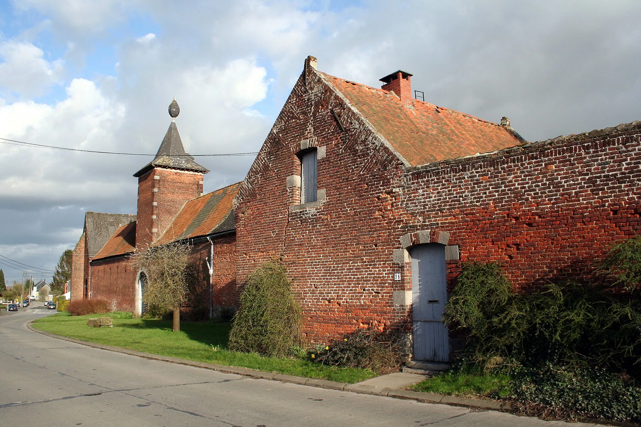 Photo showing: Rebaix (Belgium), the Chevalier farm (1742).