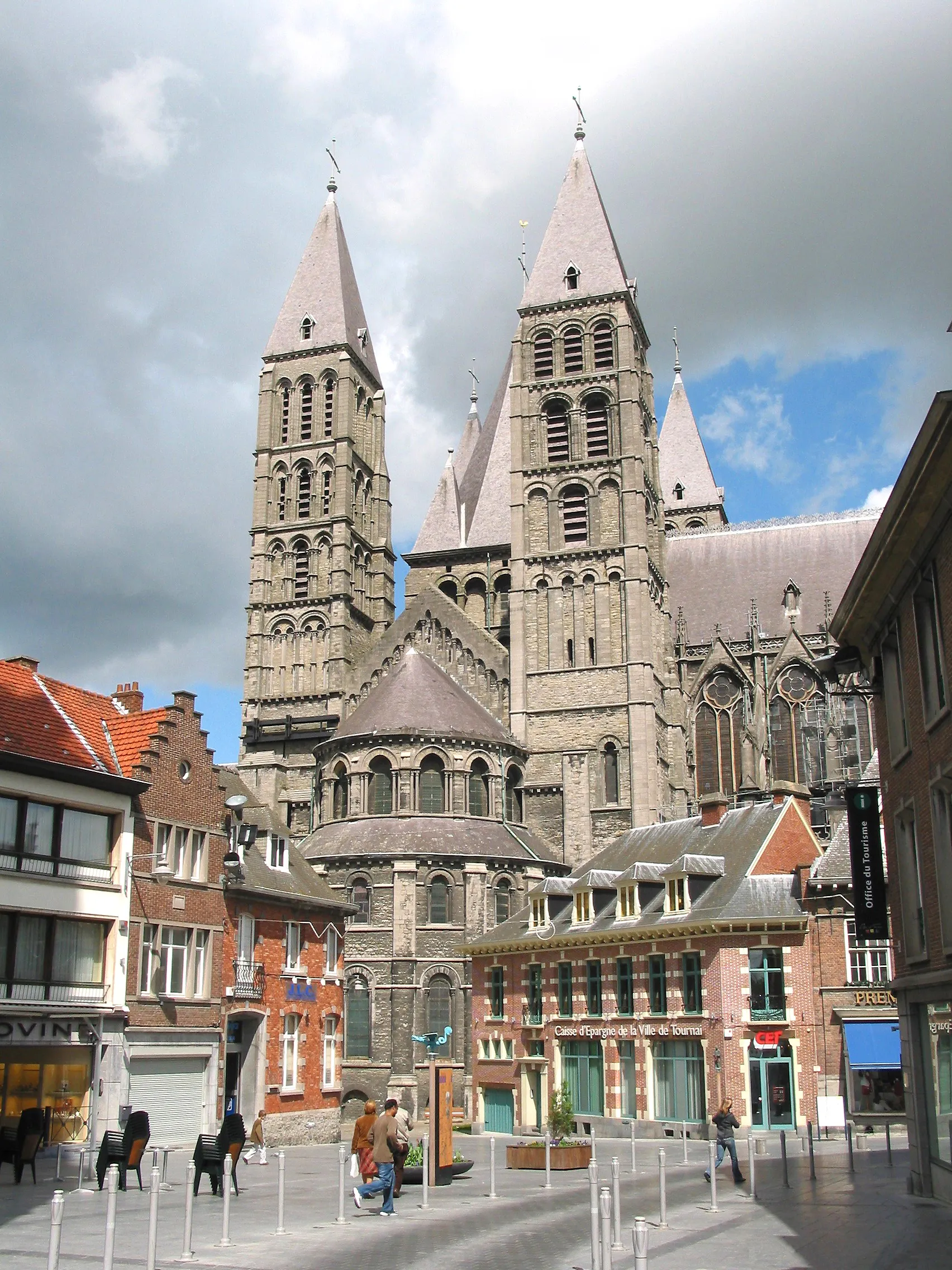 Photo showing: Tournai (Belgium), the Notre-Dame (Our Lady) cathedral (XII/XIIIth centuries).