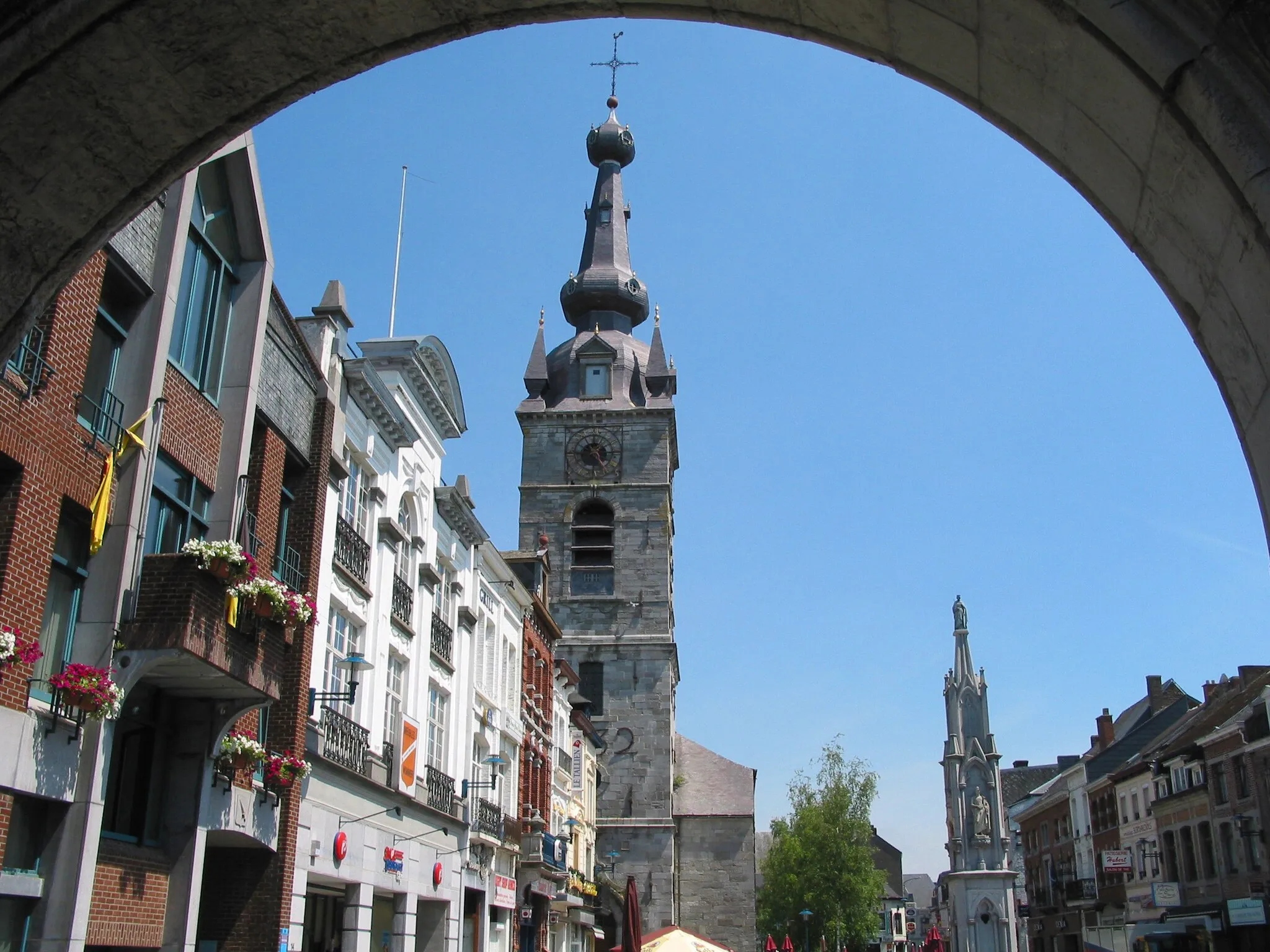 Photo showing: Chimay (Belgium), Grand’Place.