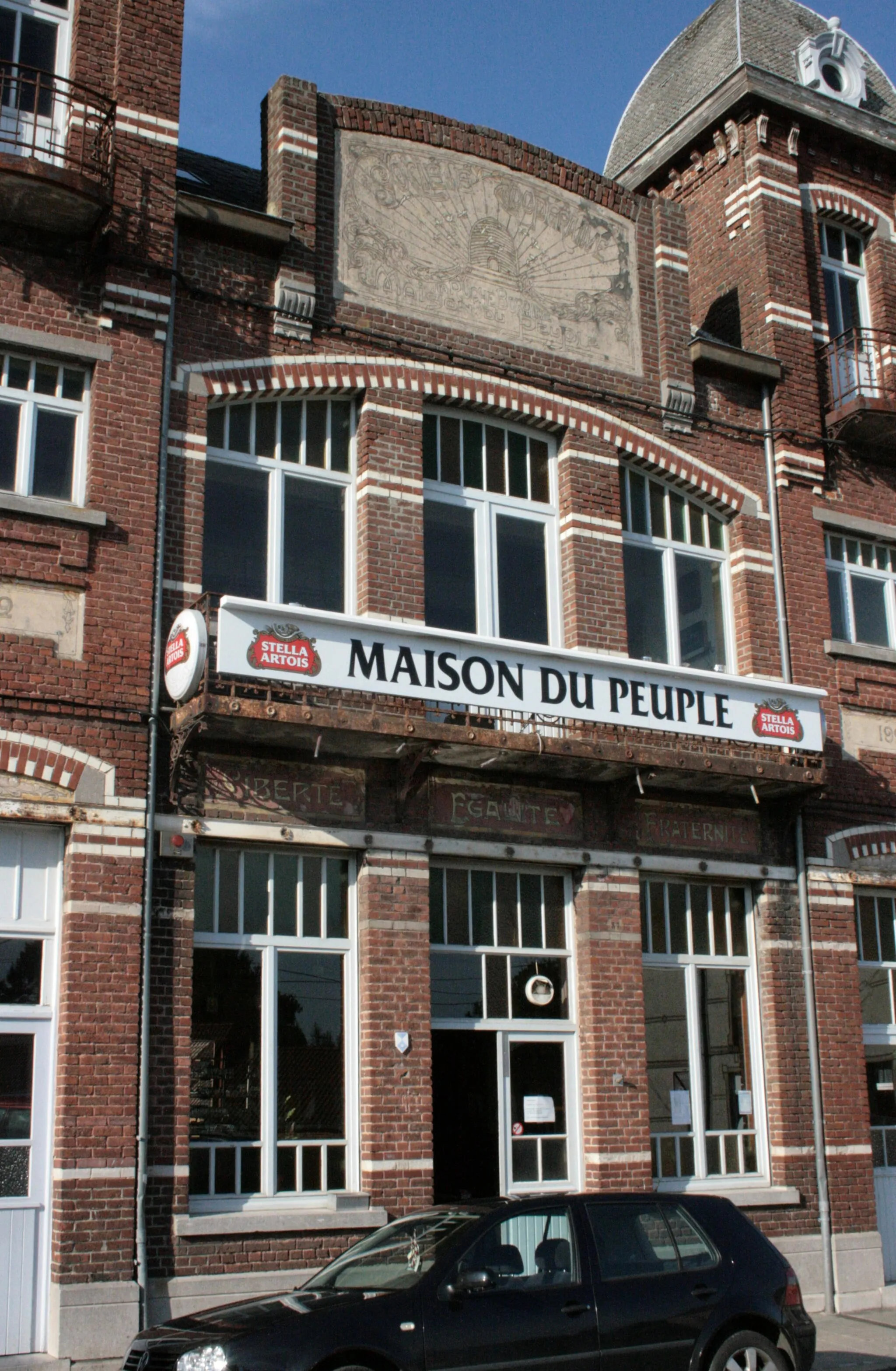 Photo showing: Maison du Peuple de Wihéries, commune de Dour (Hainaut), Belgique. Architecte : Marcel Mailleux (1922)