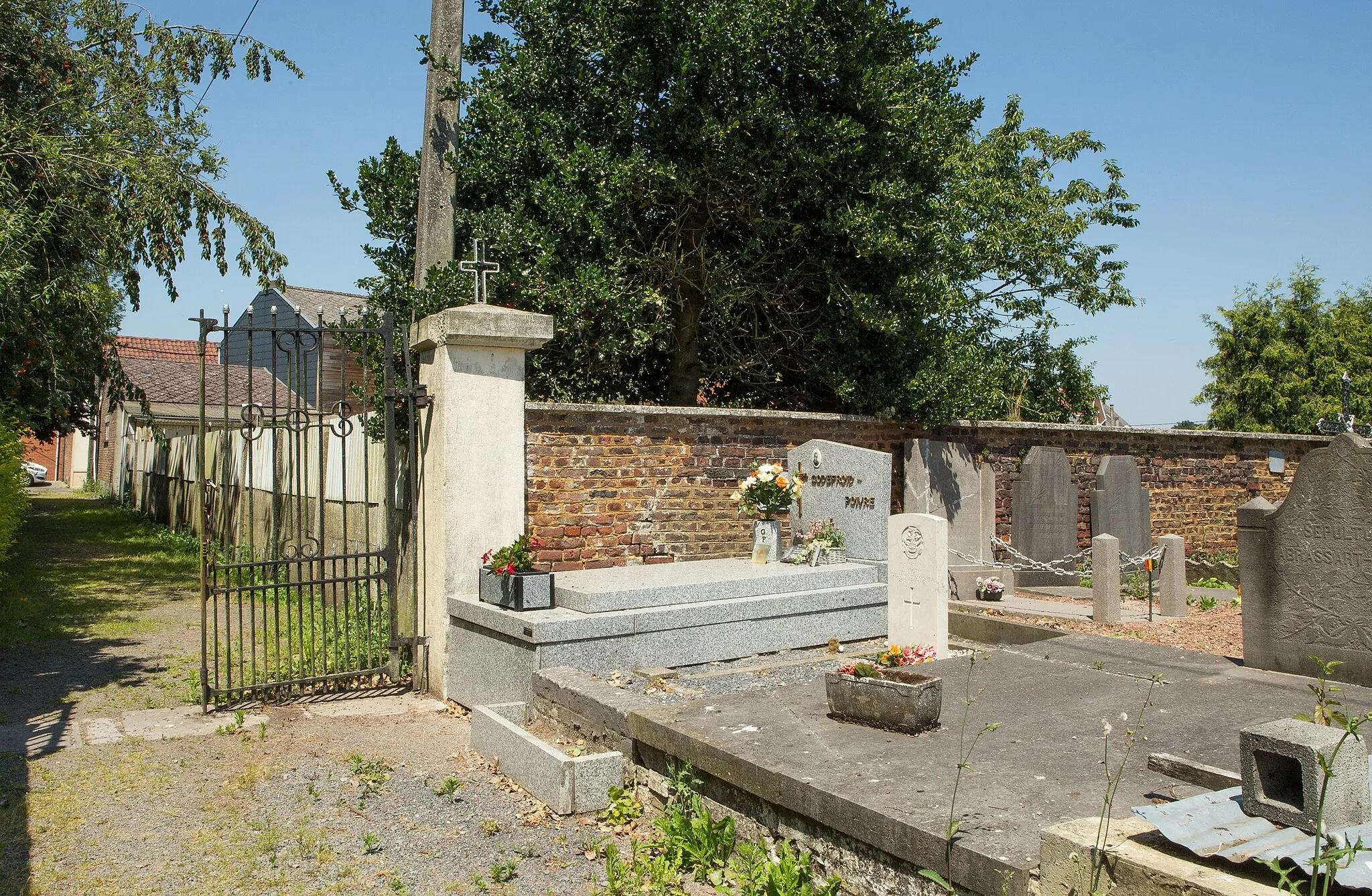 Photo showing: Warquignies Communal Cemetery