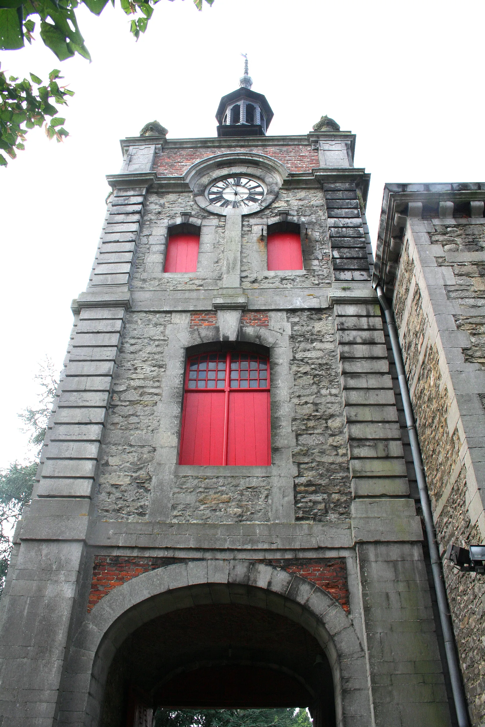 Photo showing: Écaussinnes-Lalaing (Belgium), tower porch and old clock of the fortified castle.