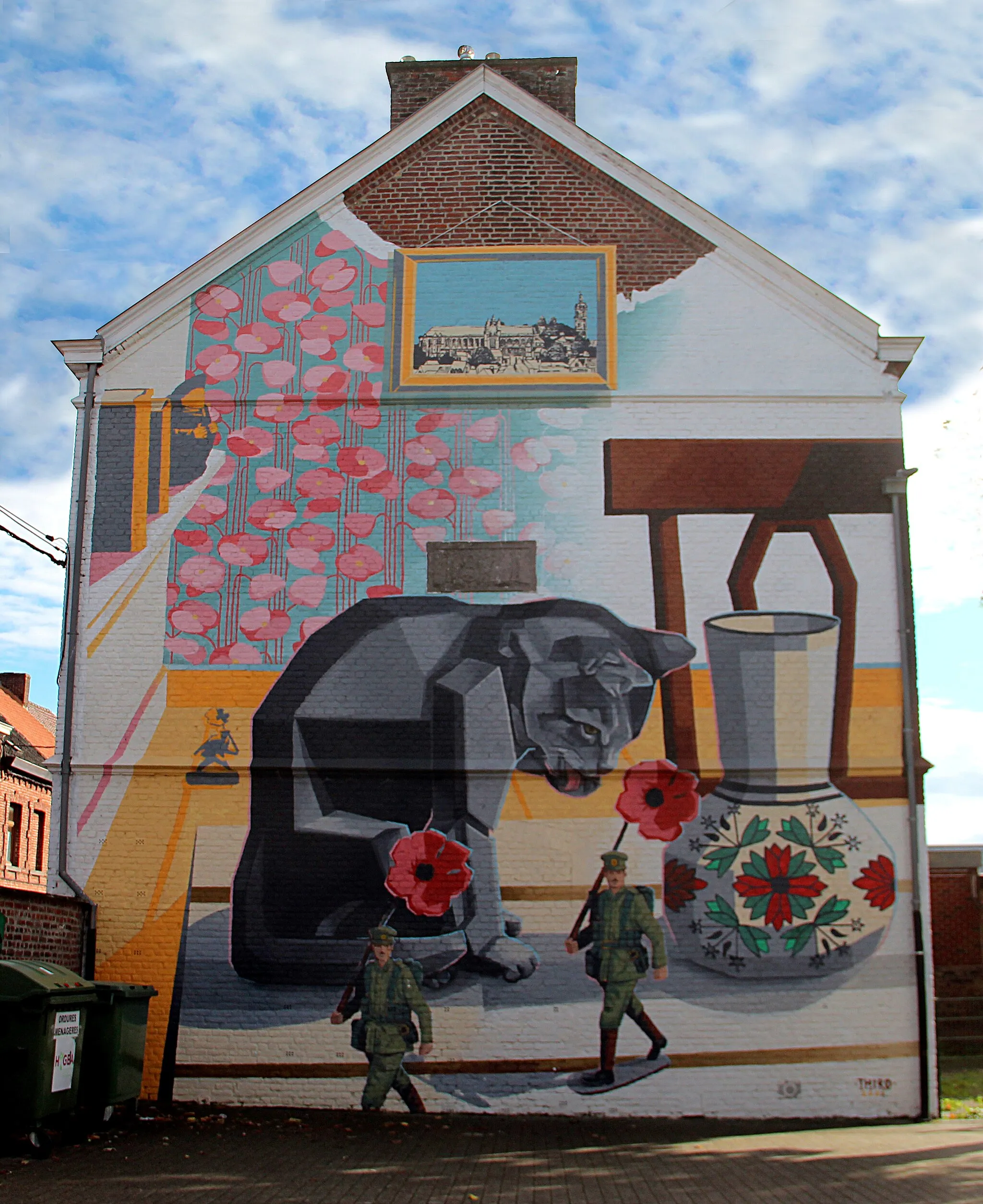 Photo showing: The House of the Poppies" mural by the Portuguese artist Nuno Palhas alias THIRD. Artwork made on the north-west wall of the house located at, 31 rue de Mouzin in Nimy (Belgium)
