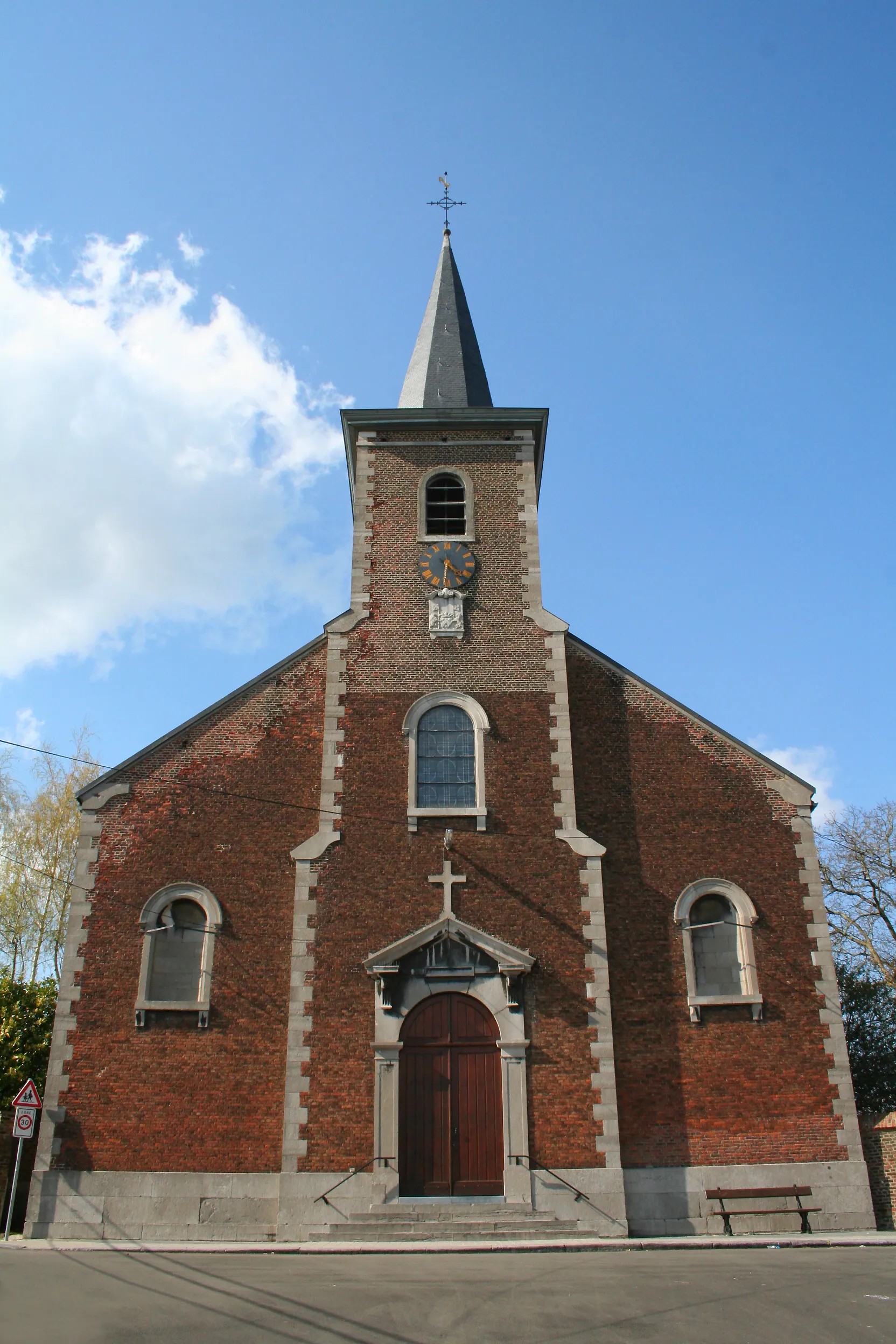 Photo showing: Ham-sur-Sambre, l'église Saint-Victor.