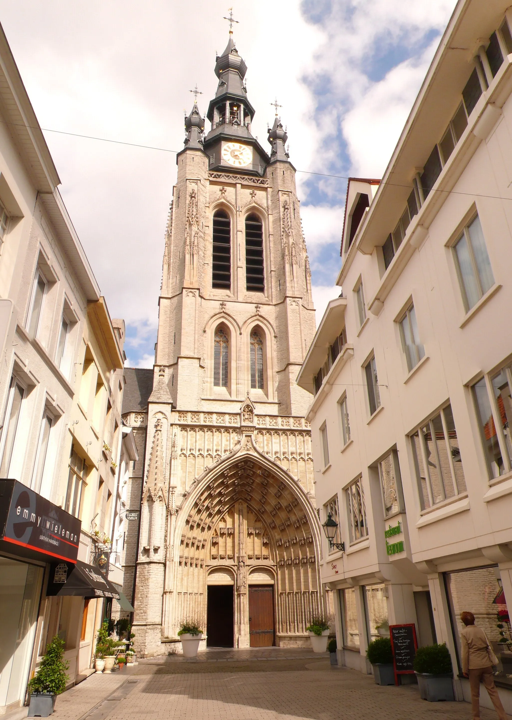 Photo showing: Kortrijk, Sint-Maartenskerk