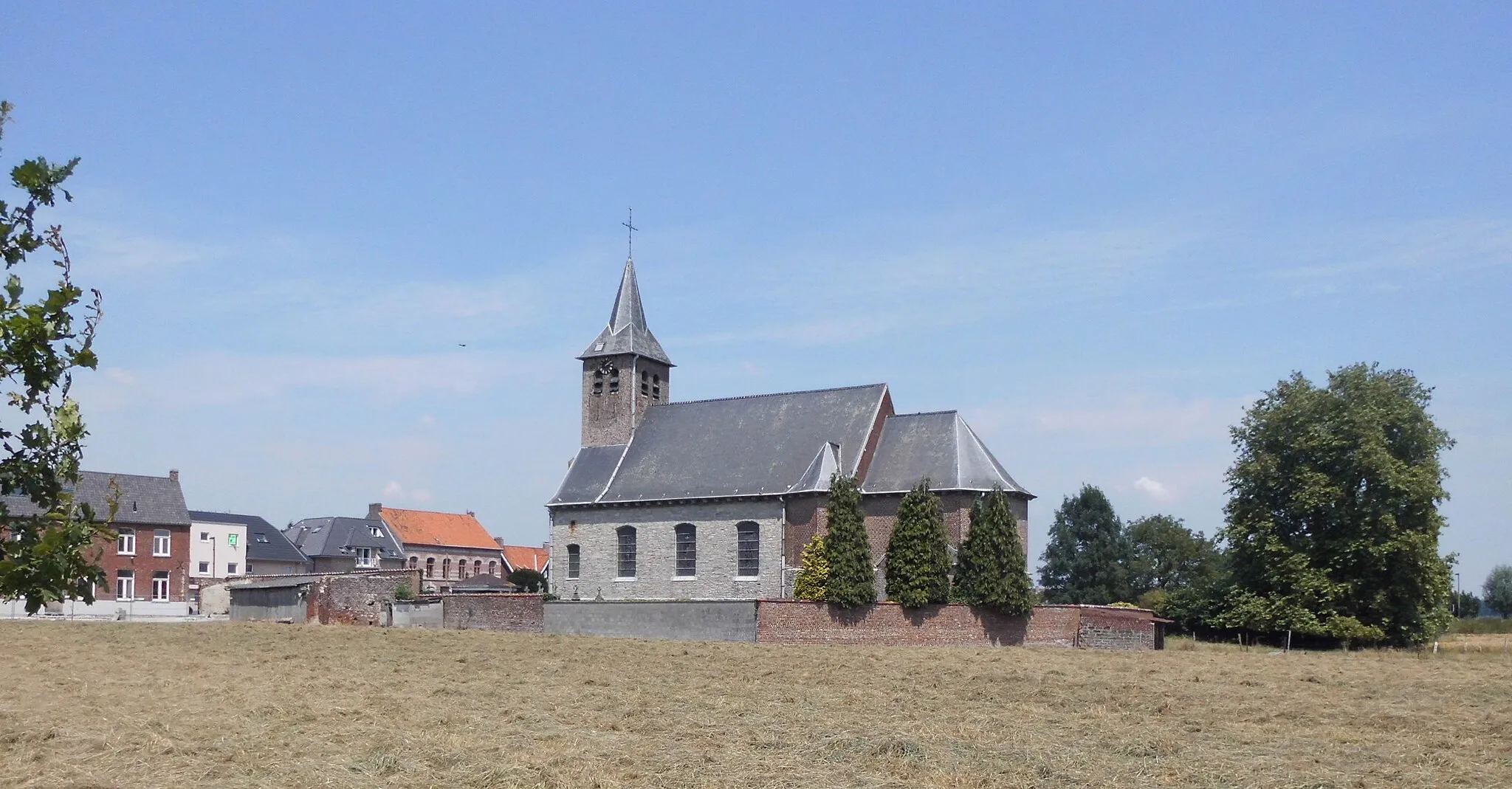 Photo showing: Sint-Jan-de-Doperkerk - Gemeenteplein - Helkijn - Spiere-Helkijn - West-Vlaanderen - België