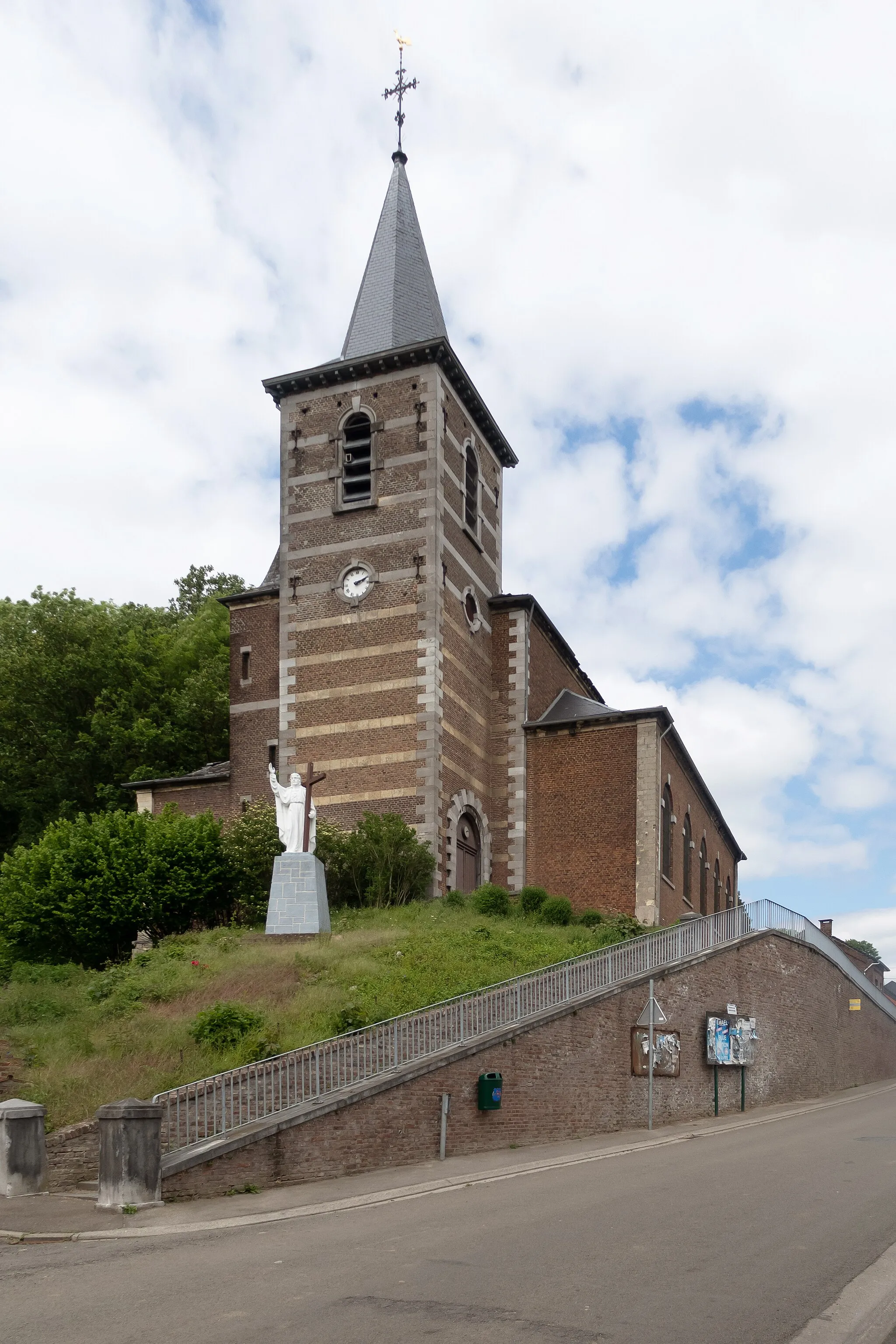Photo showing: Bassenge, church: l'église Saint-Pierre