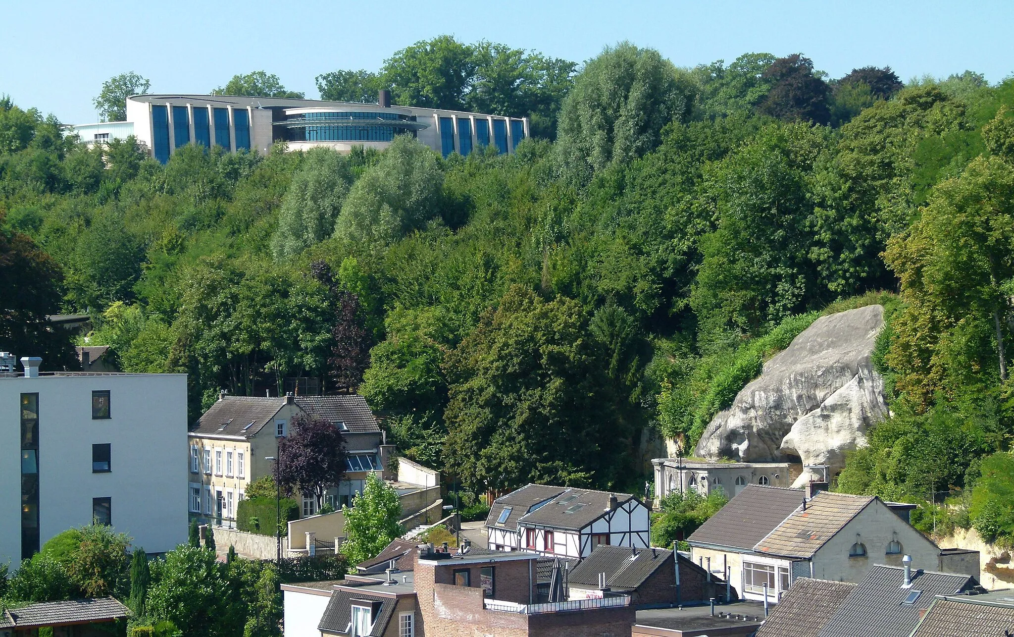 Photo showing: Valkenburg, Limburg, the Netherlands. View towards the West from Valkenburg Castle. Top left: Holland Casino. Bottom right: Lourdes Grotto.