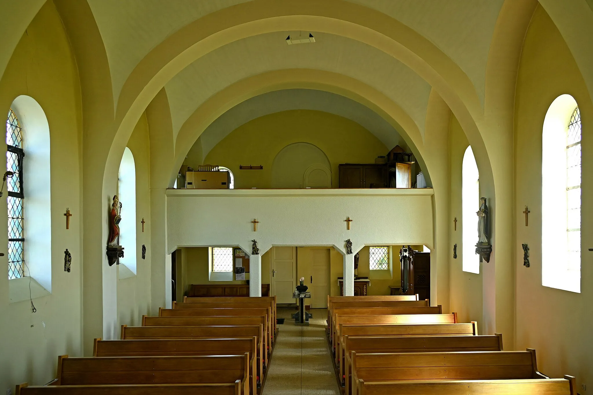 Photo showing: St. Hilarius (Maspelt), Innenraum mit Blick zur Empore