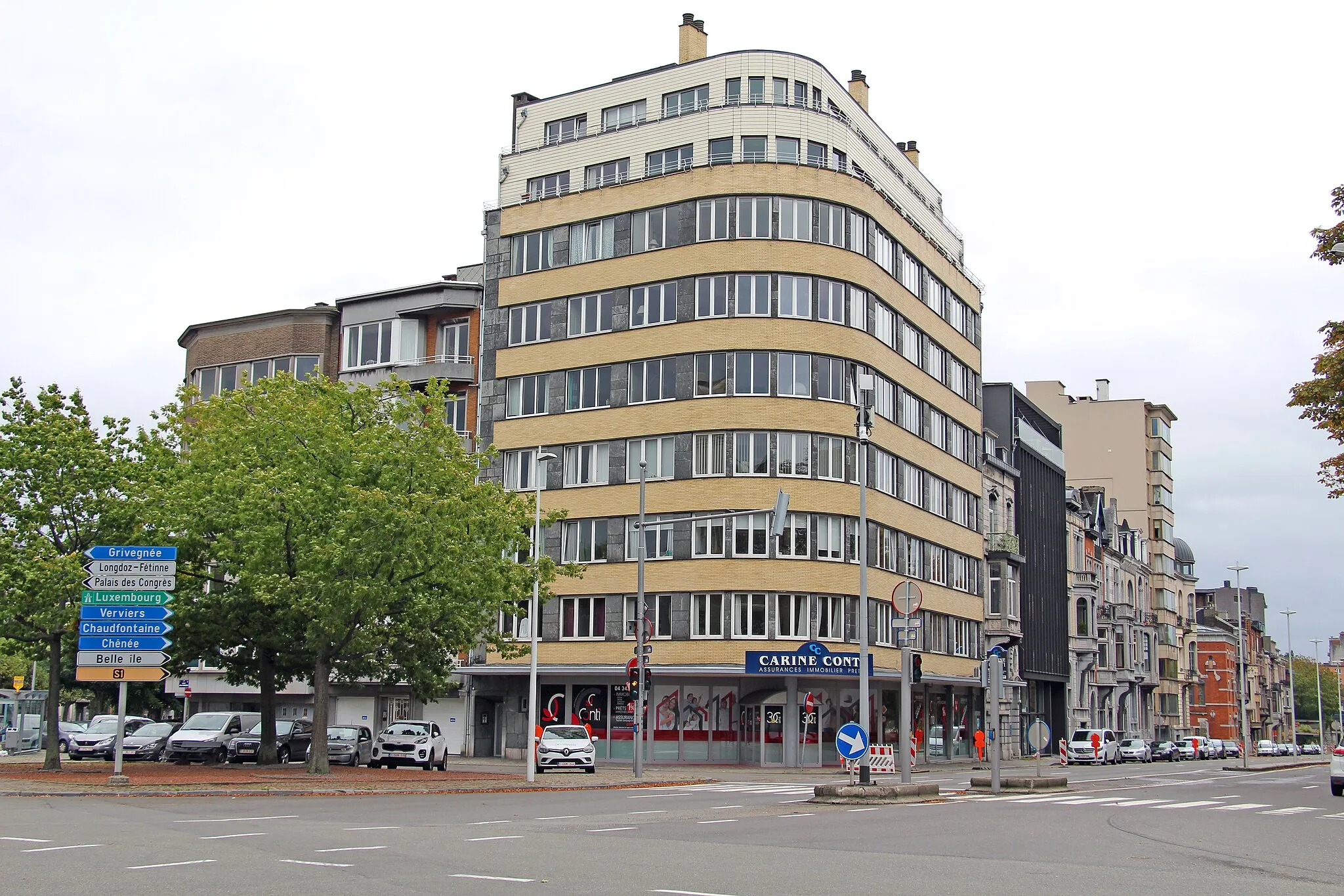 Photo showing: Vennes - Avenue Albert Mahiels

Modernism.