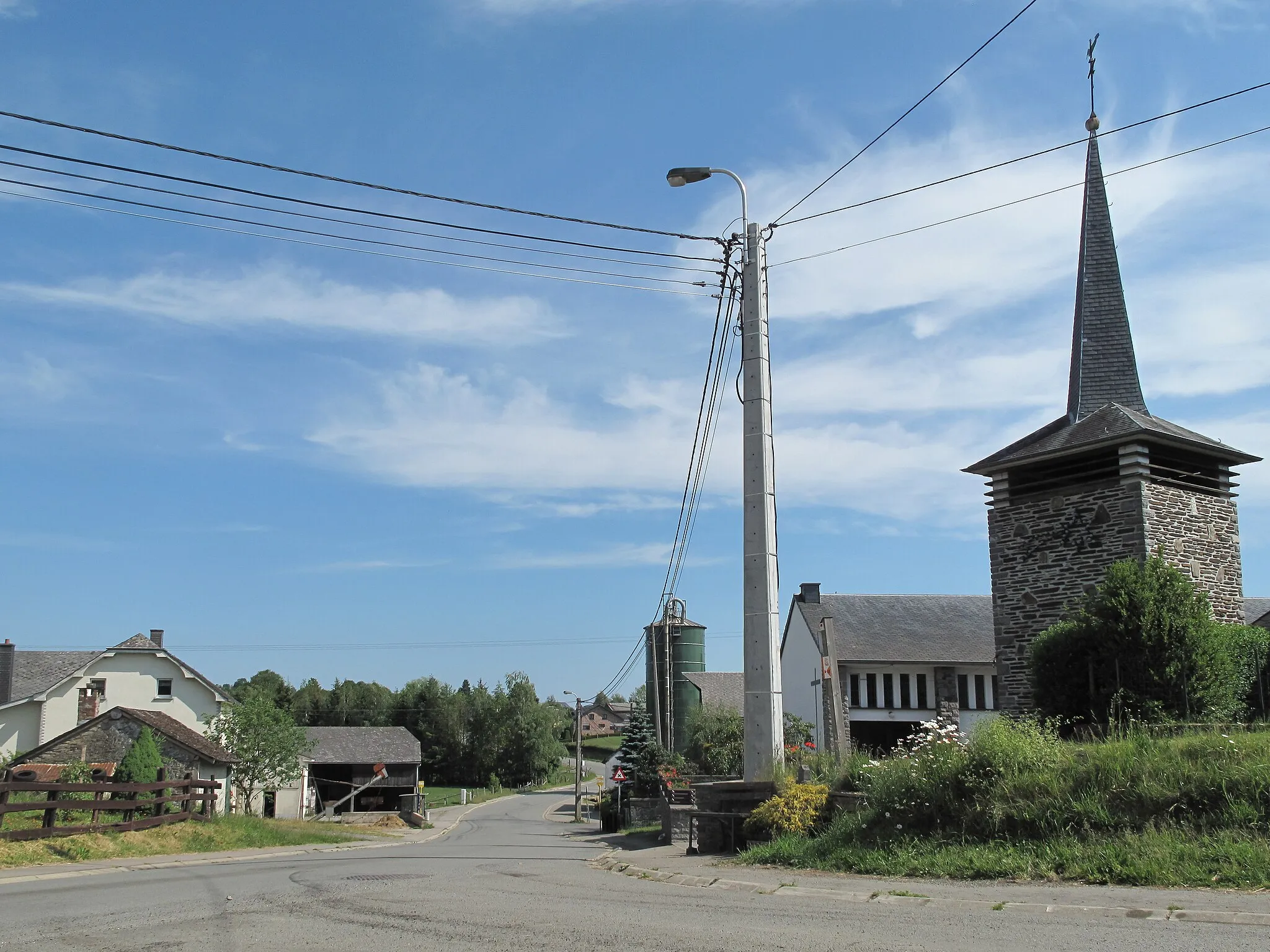 Photo showing: Braunlauf, churchtower in the street