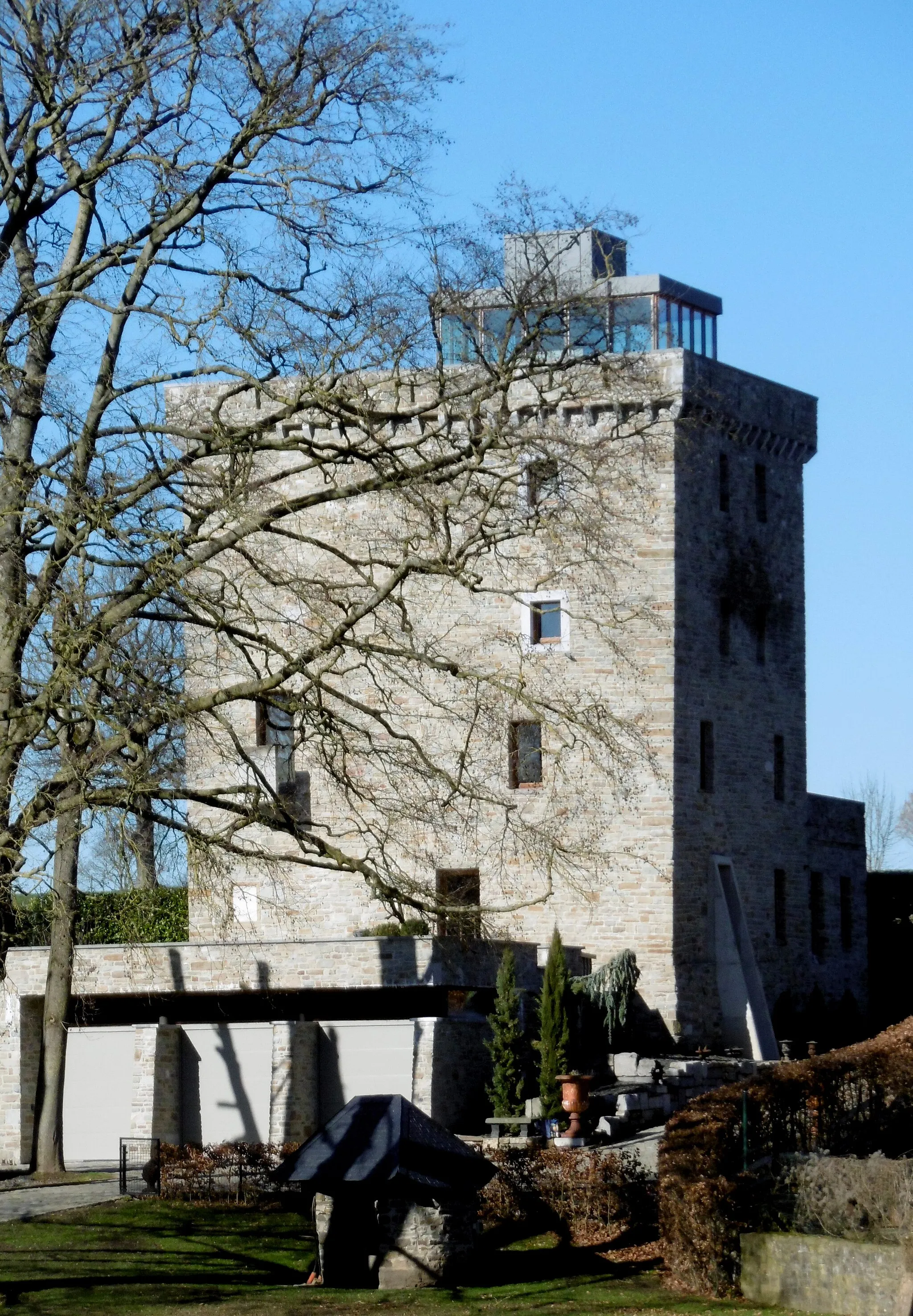 Photo showing: Wohnturm von Schloss Alensberg in Moresnet-Village/Belgien