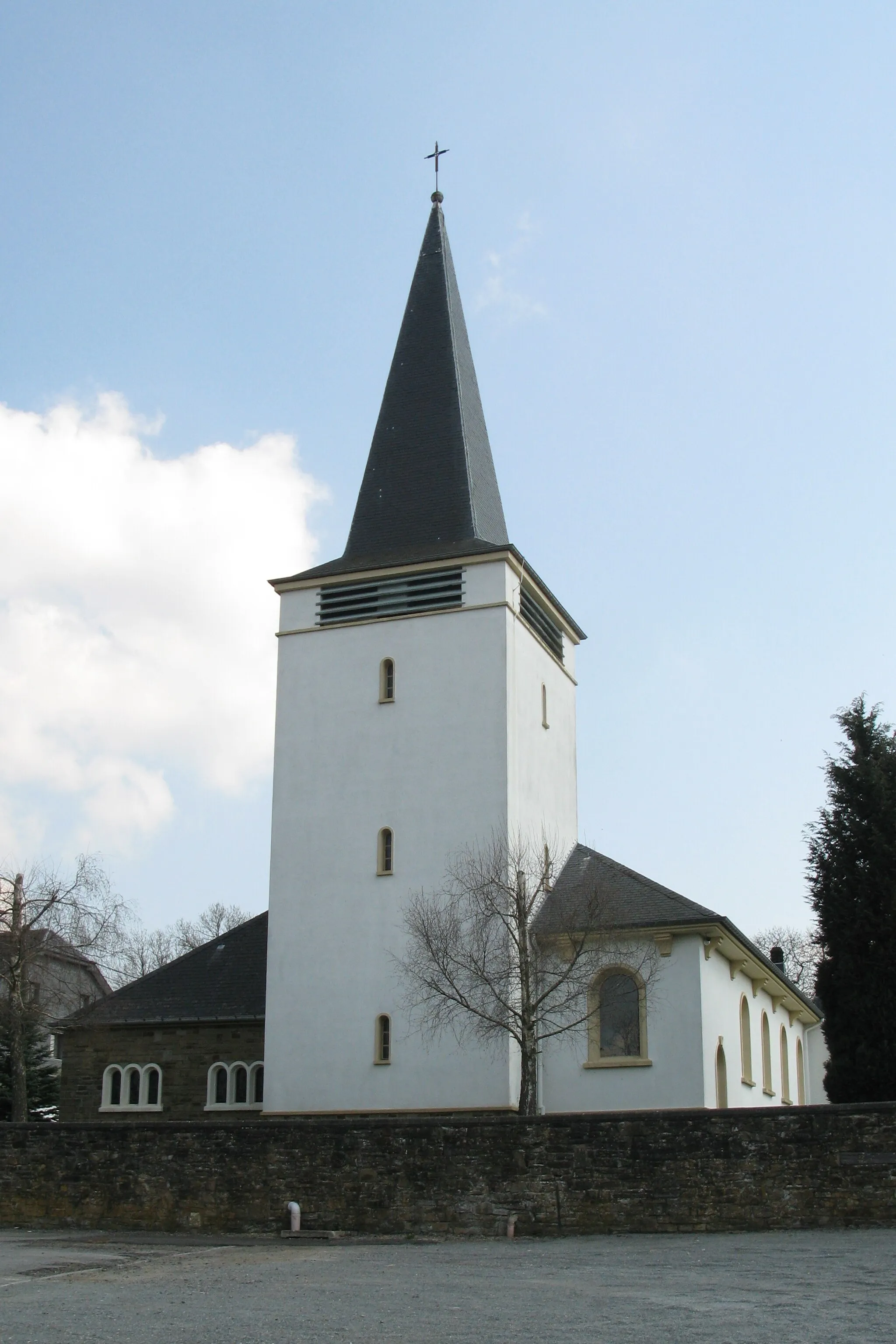 Photo showing: D'Kierch vu Grüfflingen (2010).