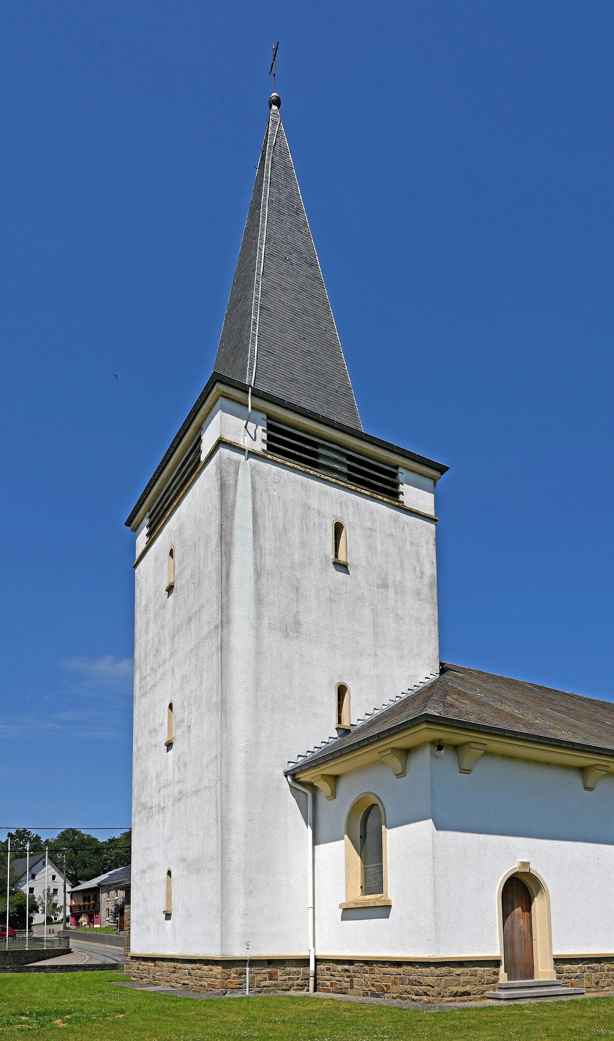 Photo showing: St. Brigida (Grüfflingen), Kirchturm von Südwesten