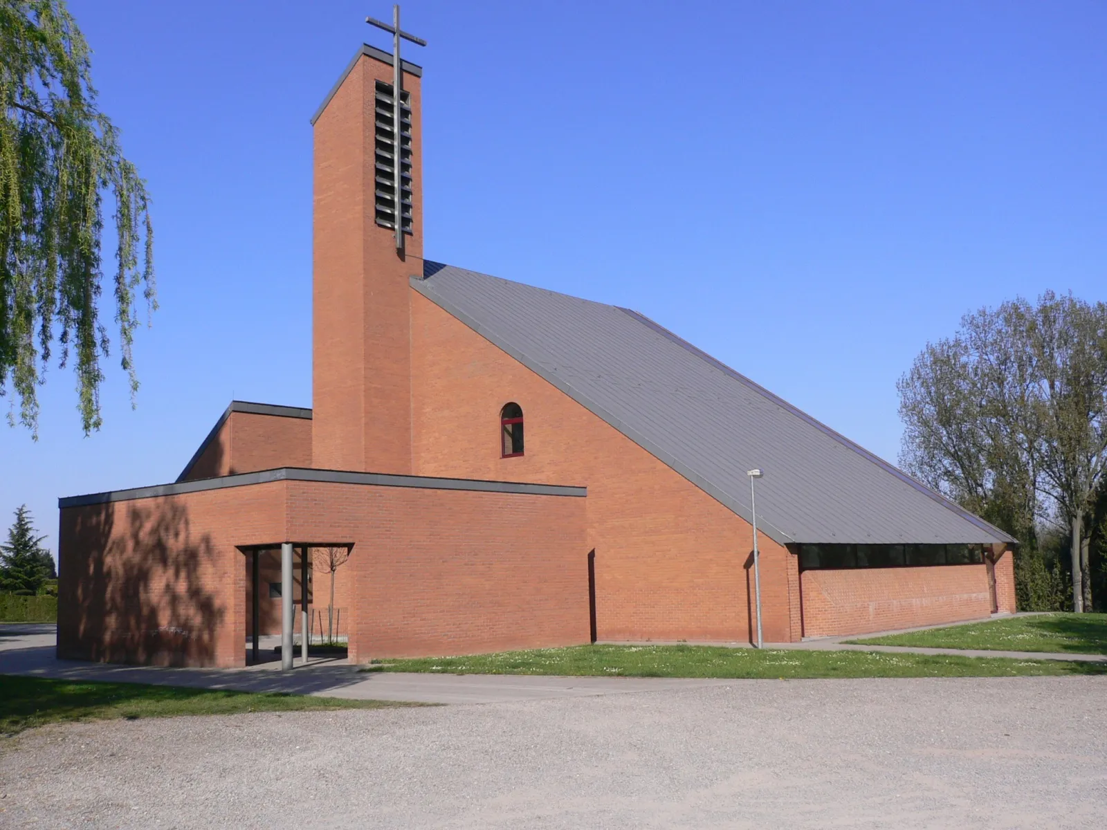 Photo showing: The church of Oupeye, Belgium.