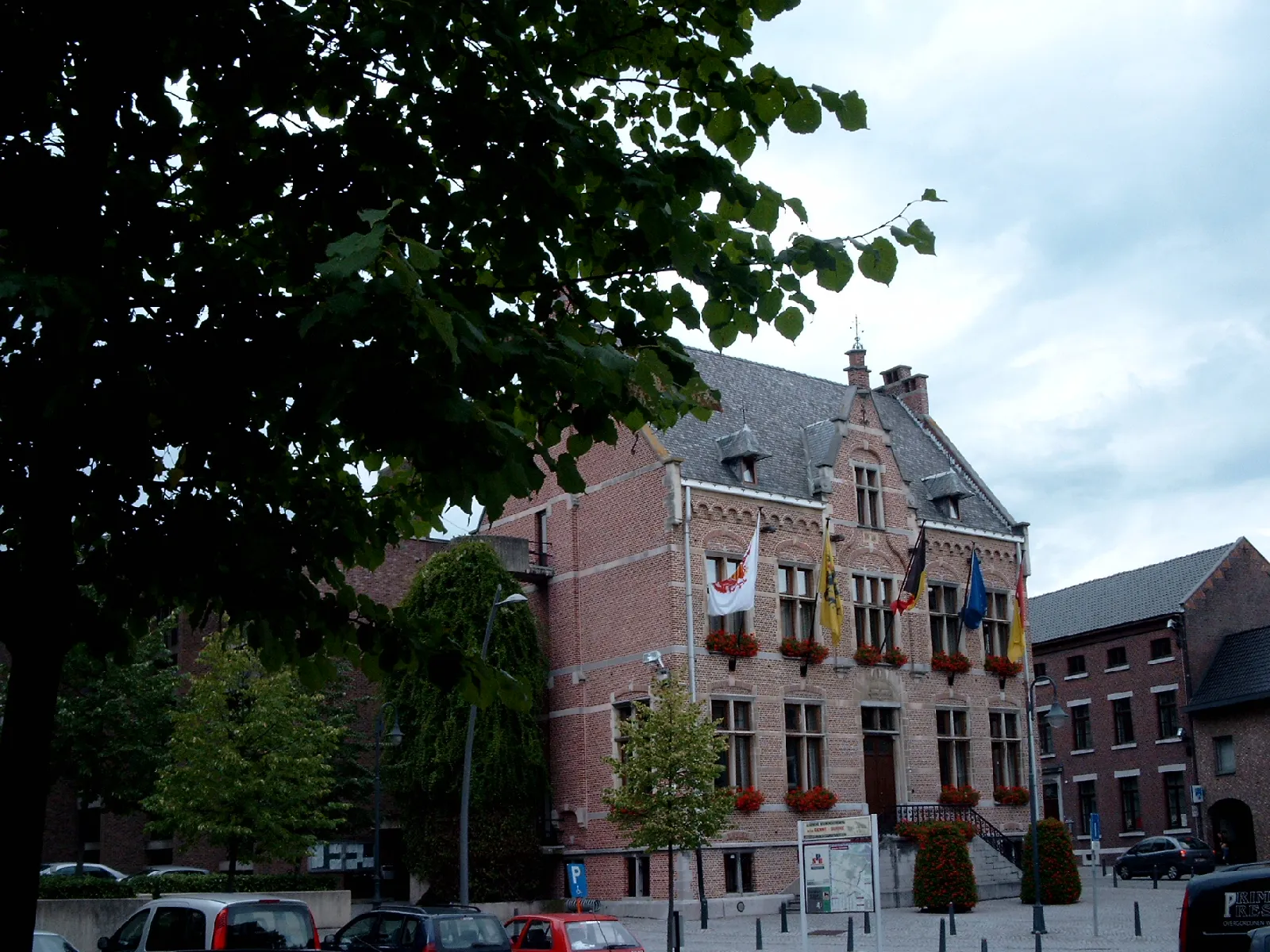 Photo showing: Gemeentehuis Diepenbeek, 1914, neogotiek