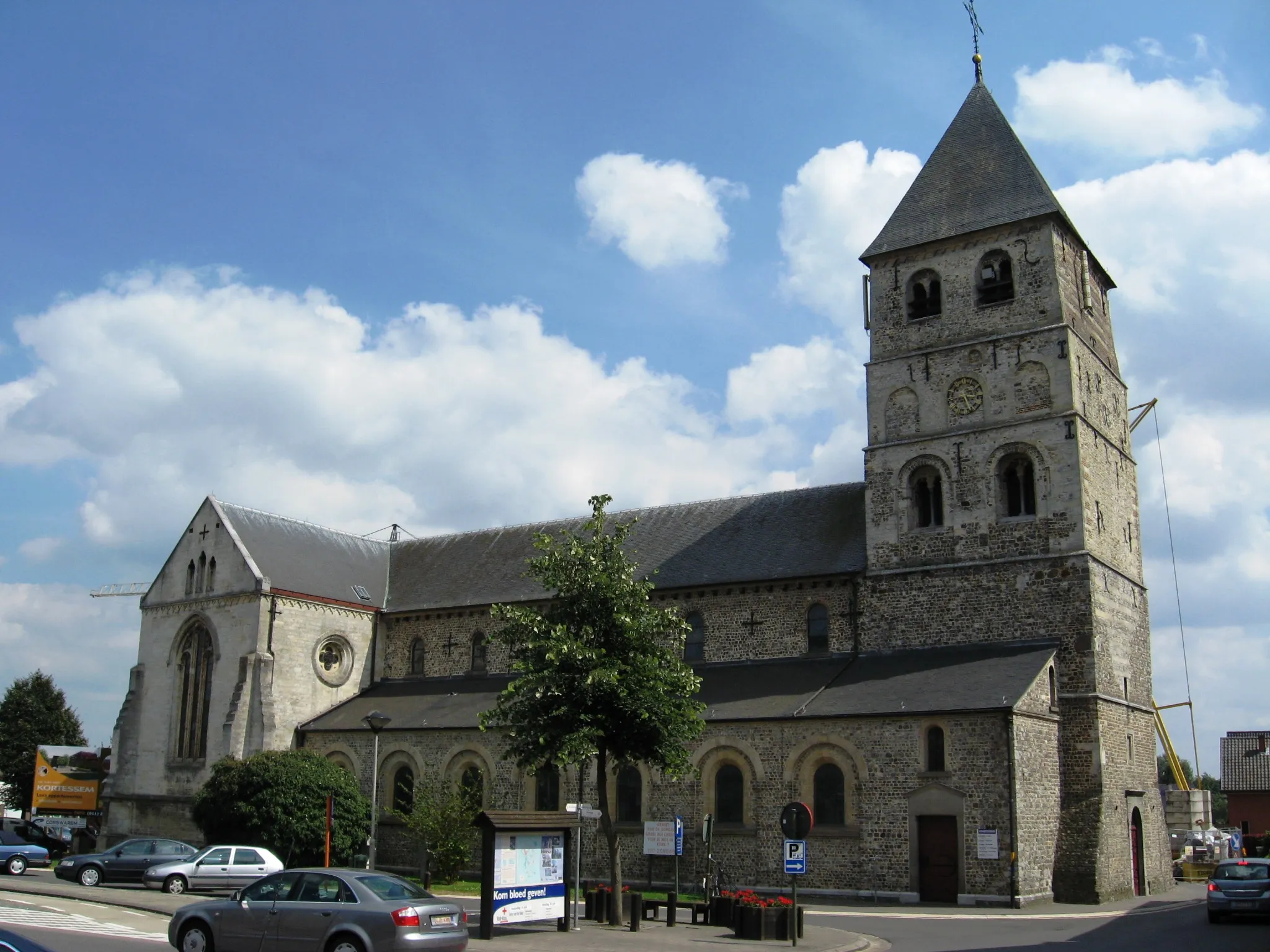 Photo showing: Church of Saint Peter in Kortessem, Limburg, Belgium