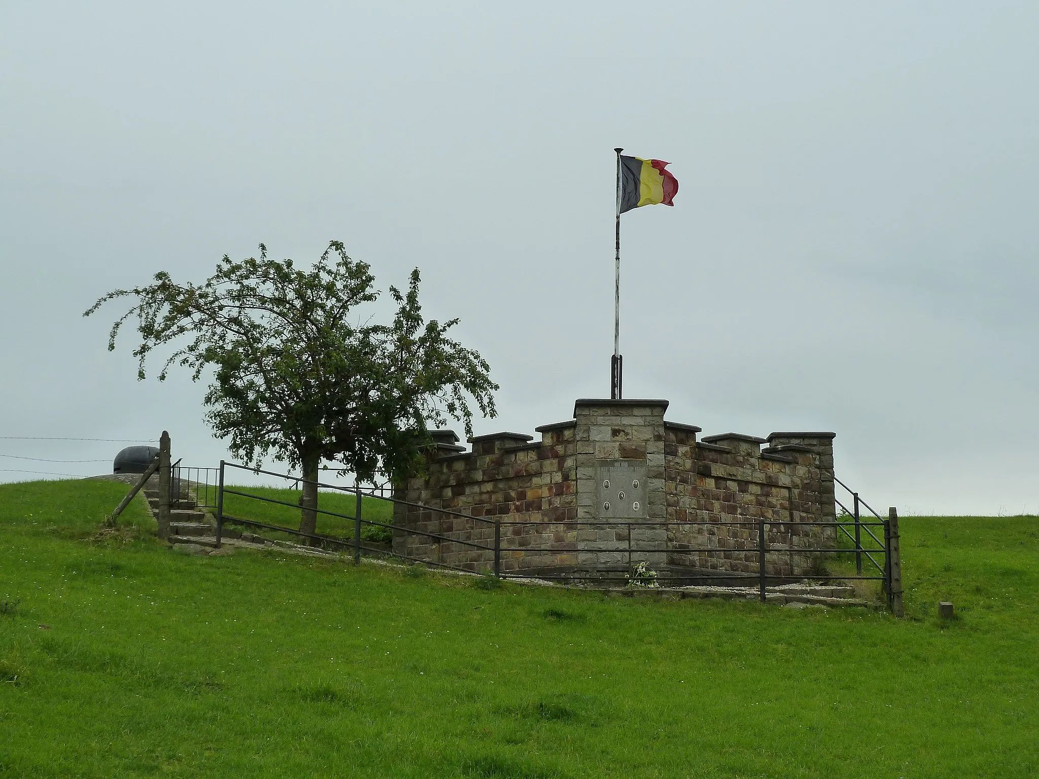 Photo showing: Croix de Charneux, Charneux, Herve, Belgium