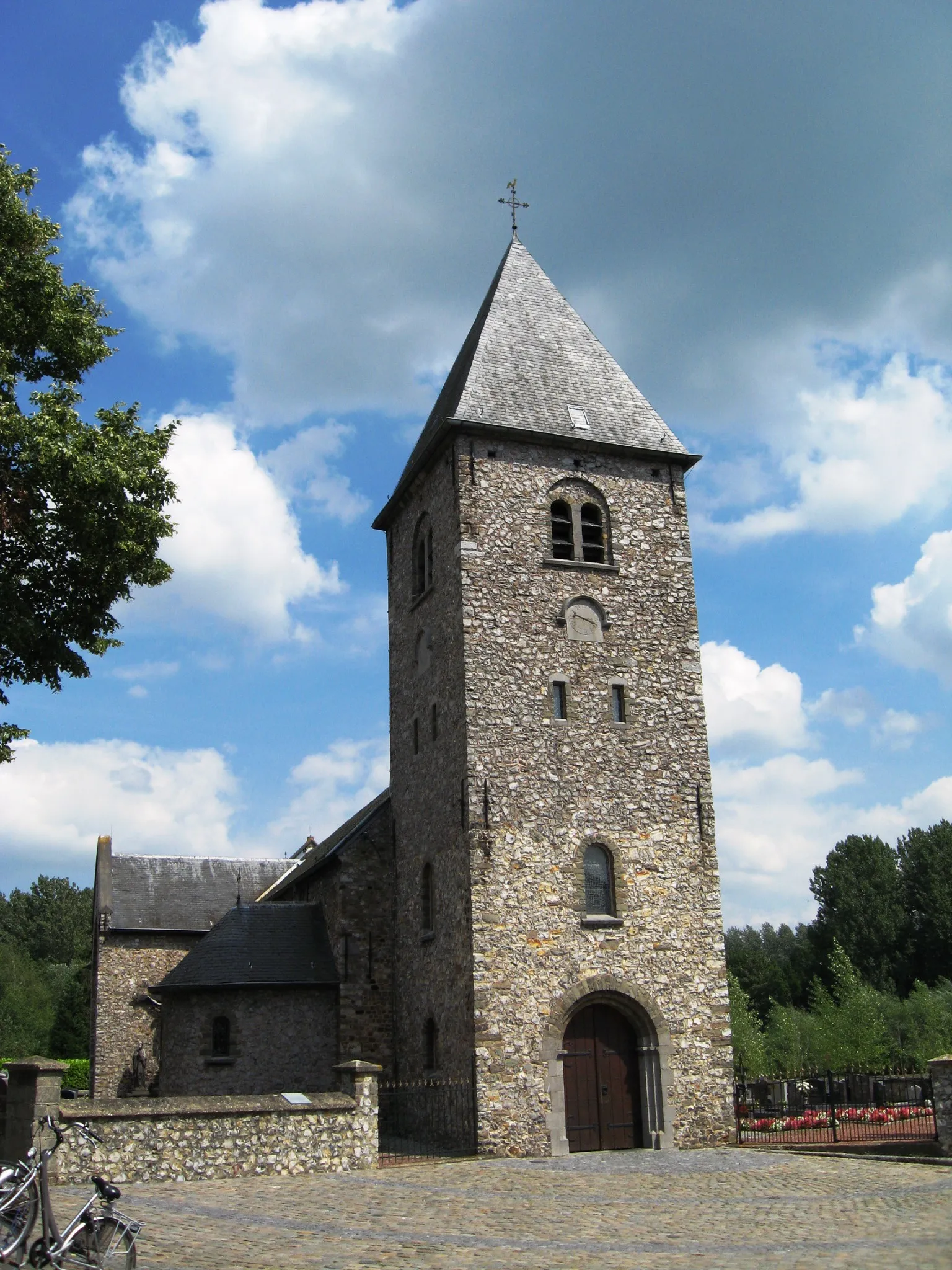 Photo showing: Church of Saint Peter in Chains in Wintershoven, Kortessem, Limburg, Belgium