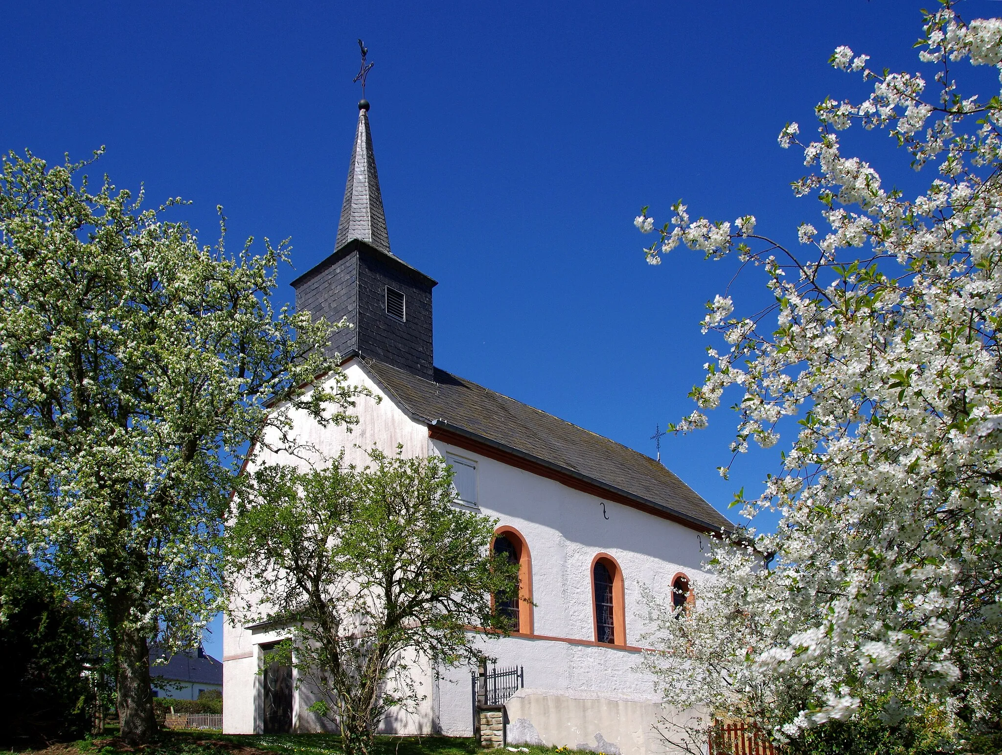 Photo showing: St. Maria Geburt (Harspelt), Südseite