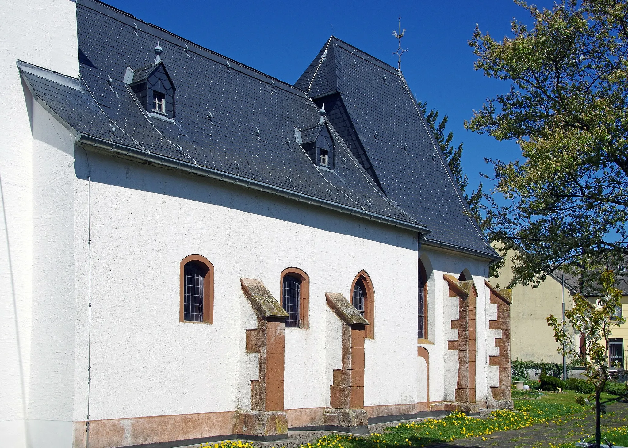 Photo showing: Sankt Laurentius (Großlangenfeld), Südseite