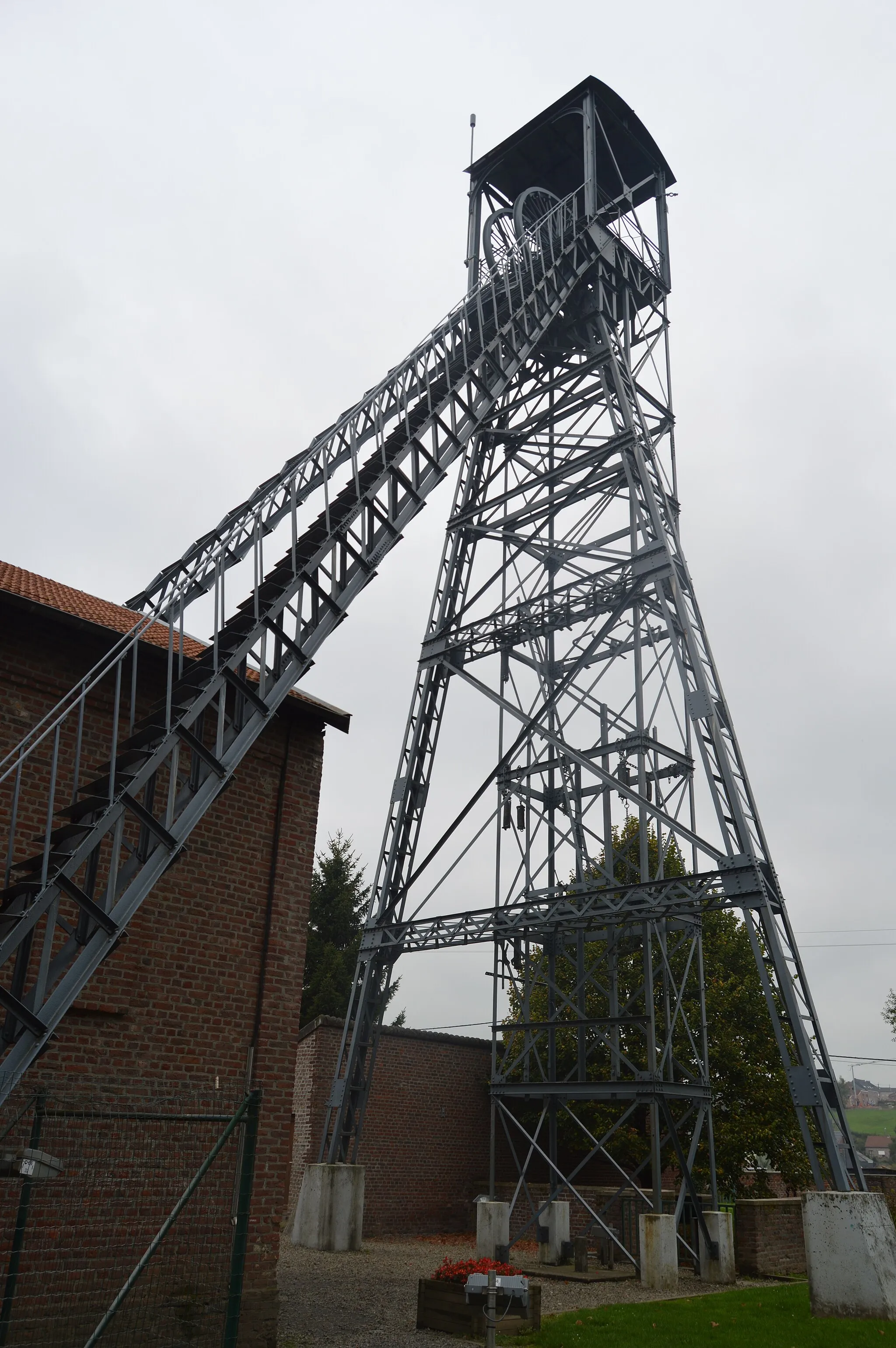 Photo showing: Ancient pit of the Bas-Bois coal mine in Soumagne, Belgium