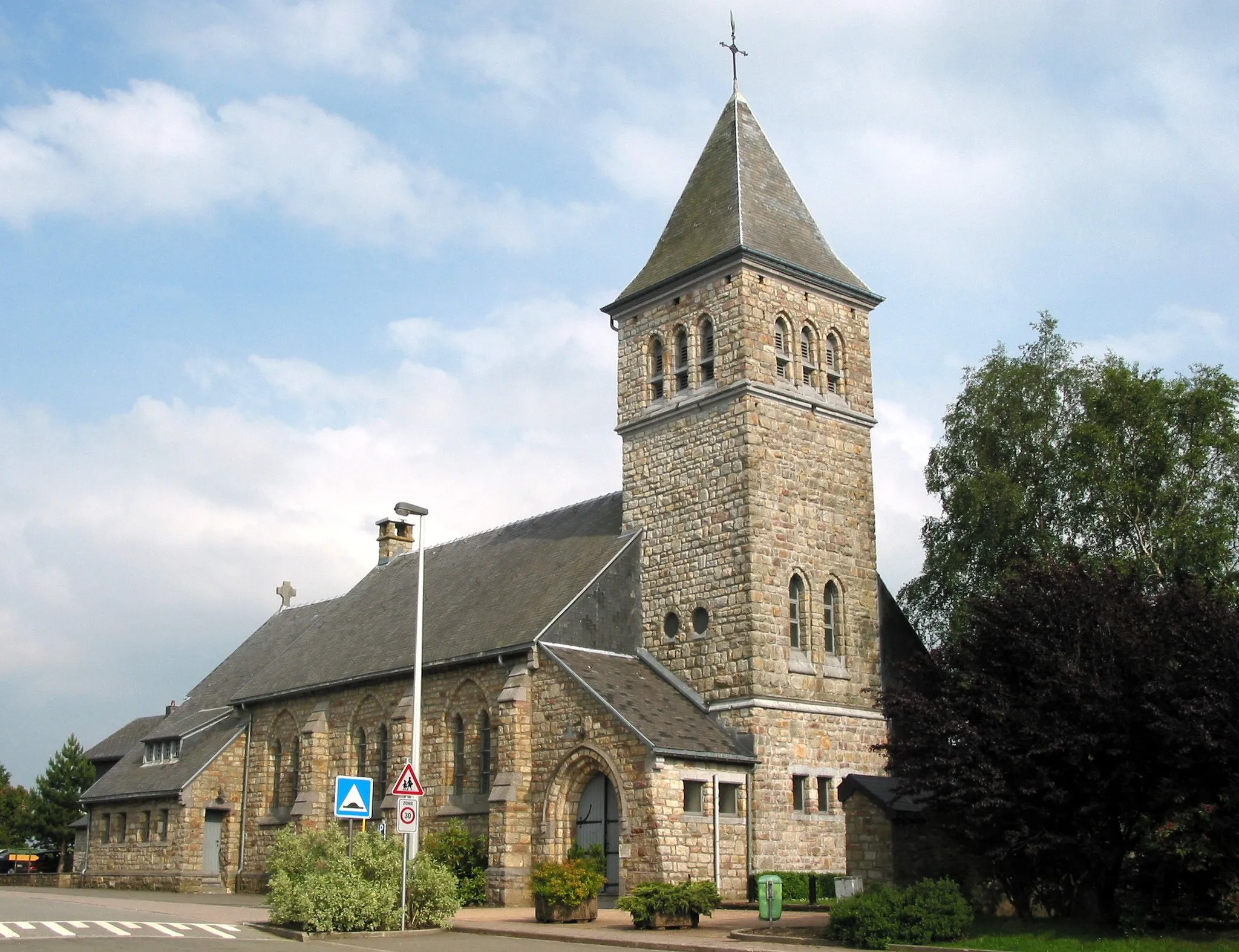 Photo showing: Ovifat (Belgium), Saint Remaclus' church.