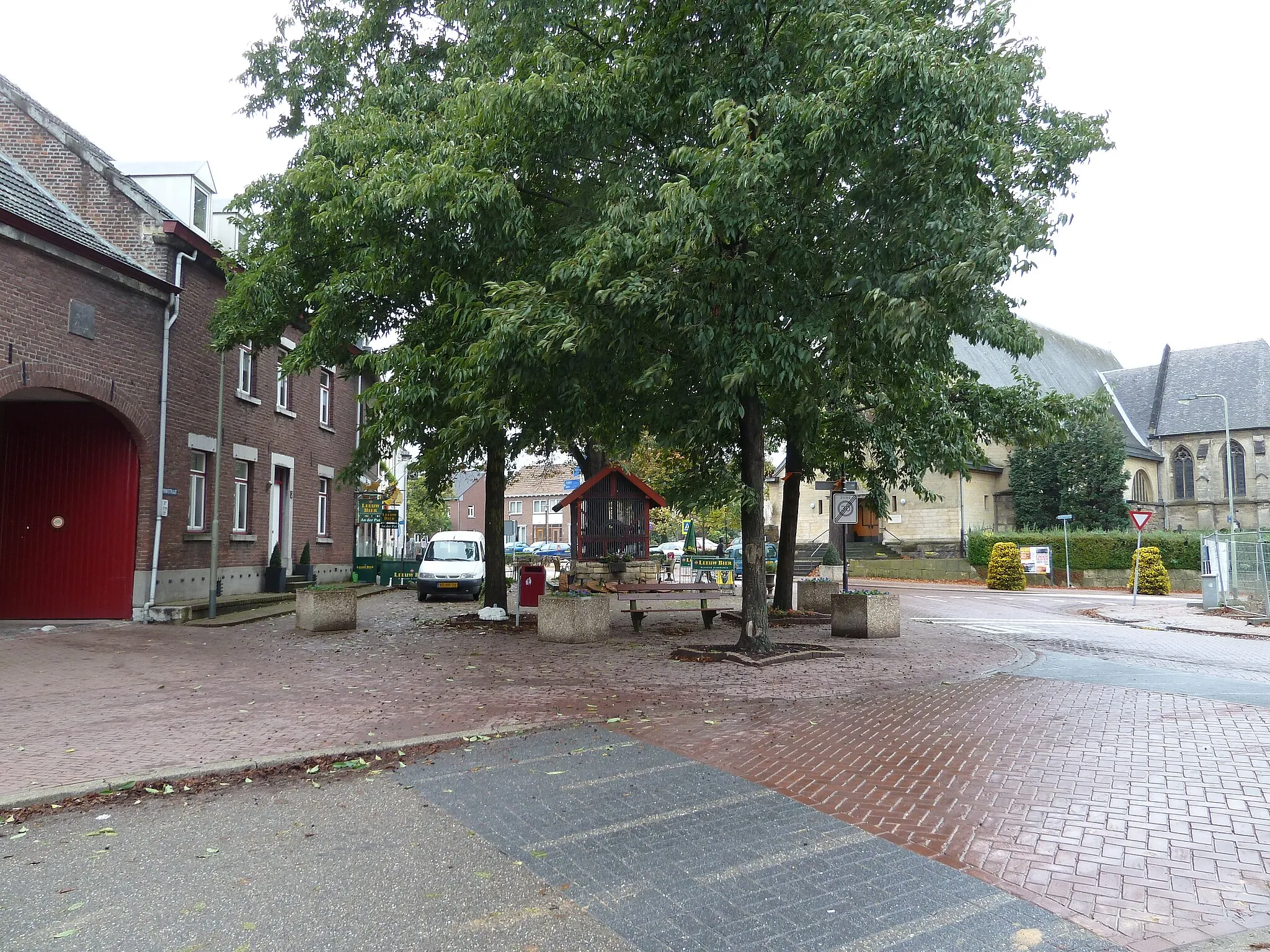 Photo showing: Zwingelput bij de kerk, Margraten, Limburg, the Netherlands