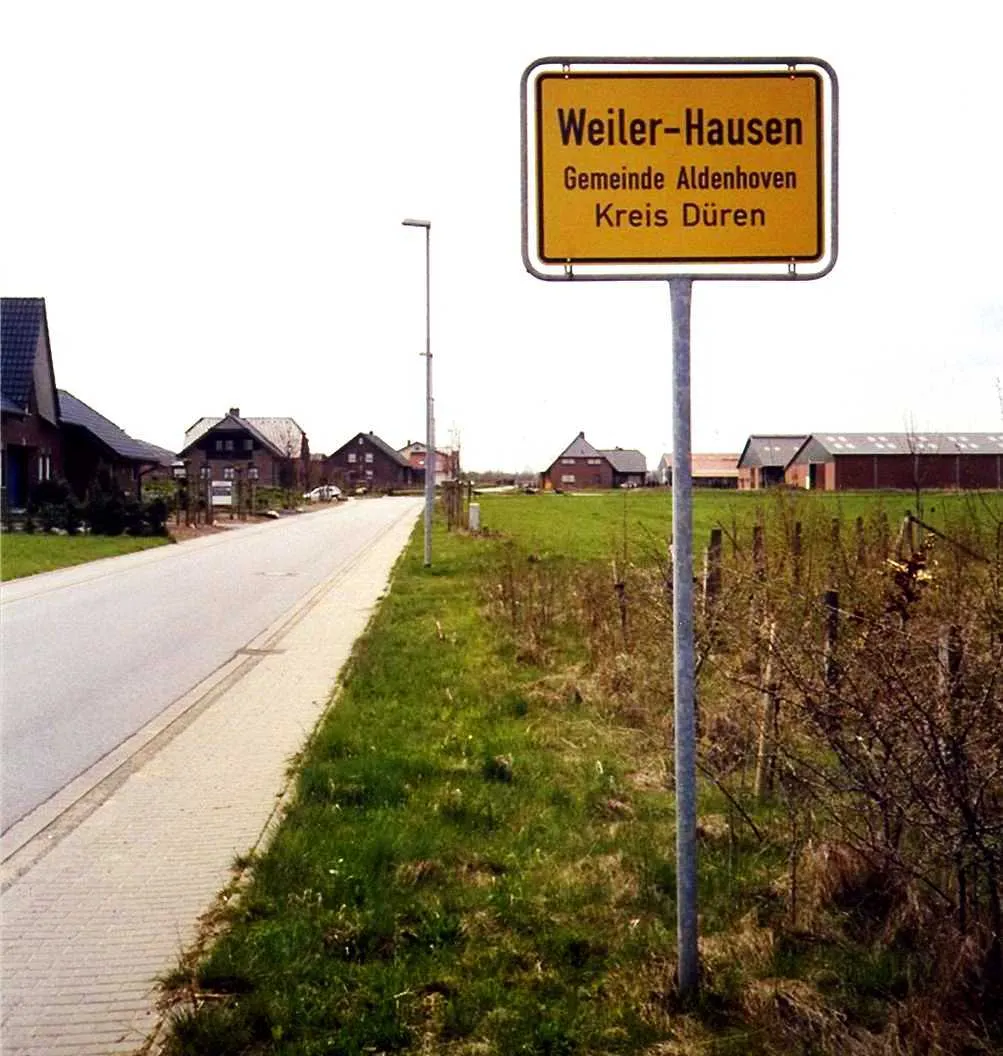 Photo showing: Weiler Hausen bei Aldenhoven - fotografiert und eingescannt von Benutzer: Eschweiler 2006