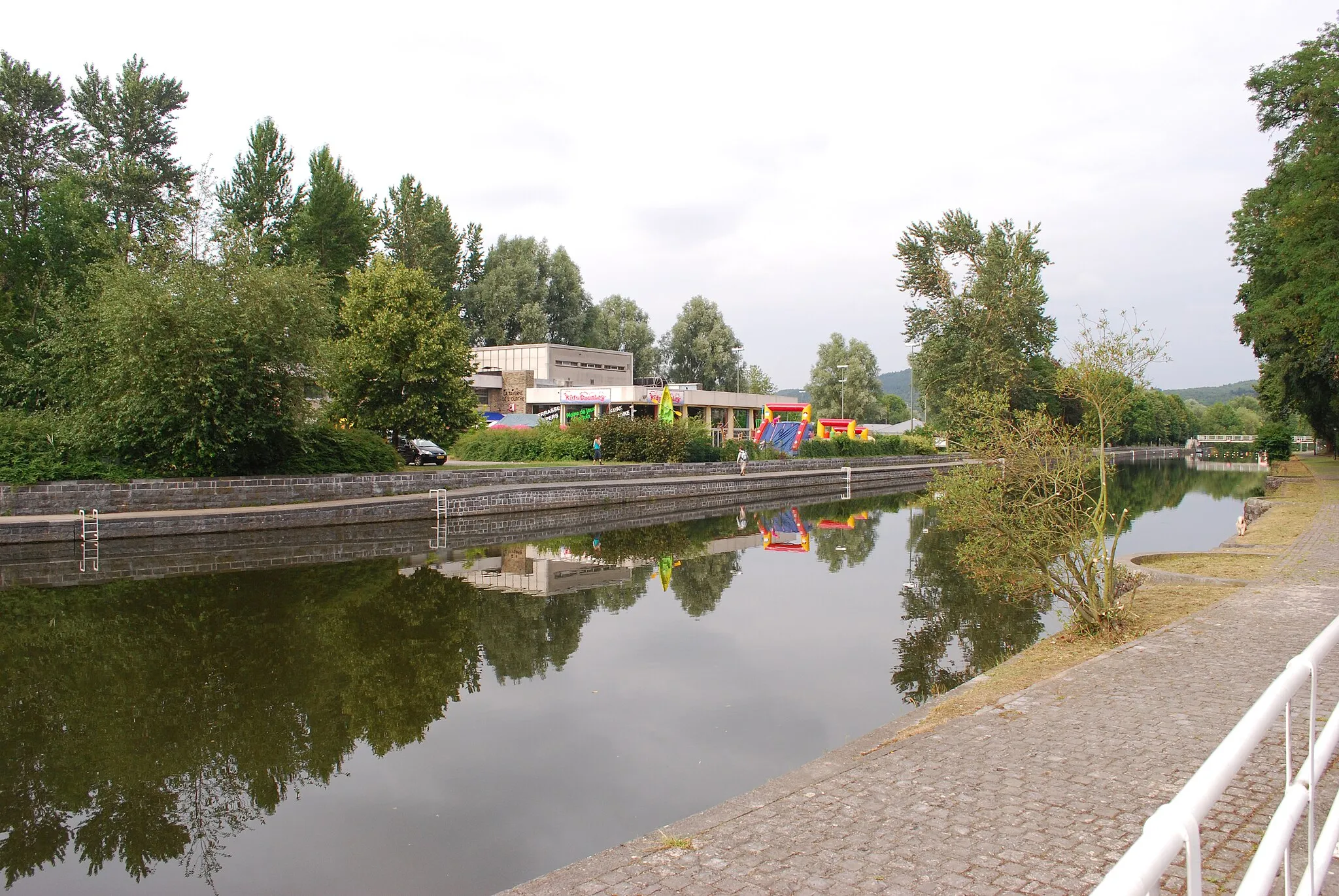 Photo showing: L'Ourthe à Barvaux, quai des Outleux.