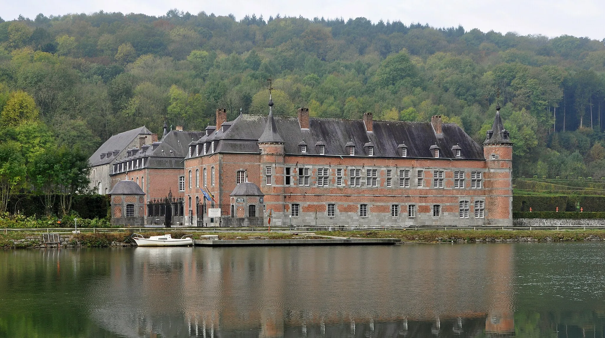 Photo showing: Hastière (province of Namur, Belgium): castle of Freÿr