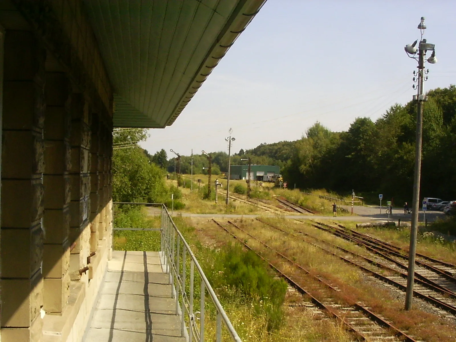 Photo showing: Raeren signalbox at the southern end of the station, view towards the rails-et-traction workshop