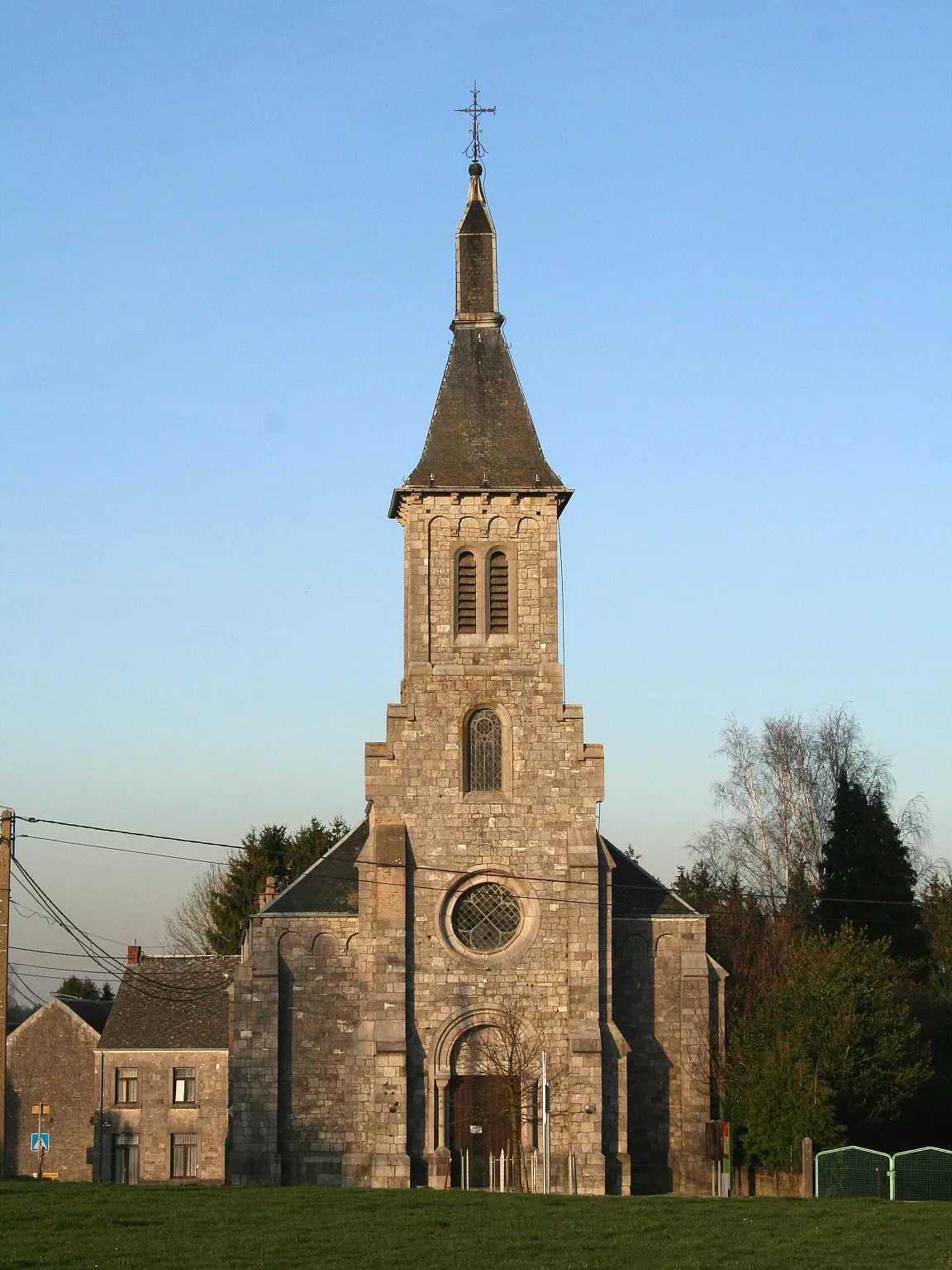 Photo showing: Méan (Belgium), the St. Stephen church (1874-1876).