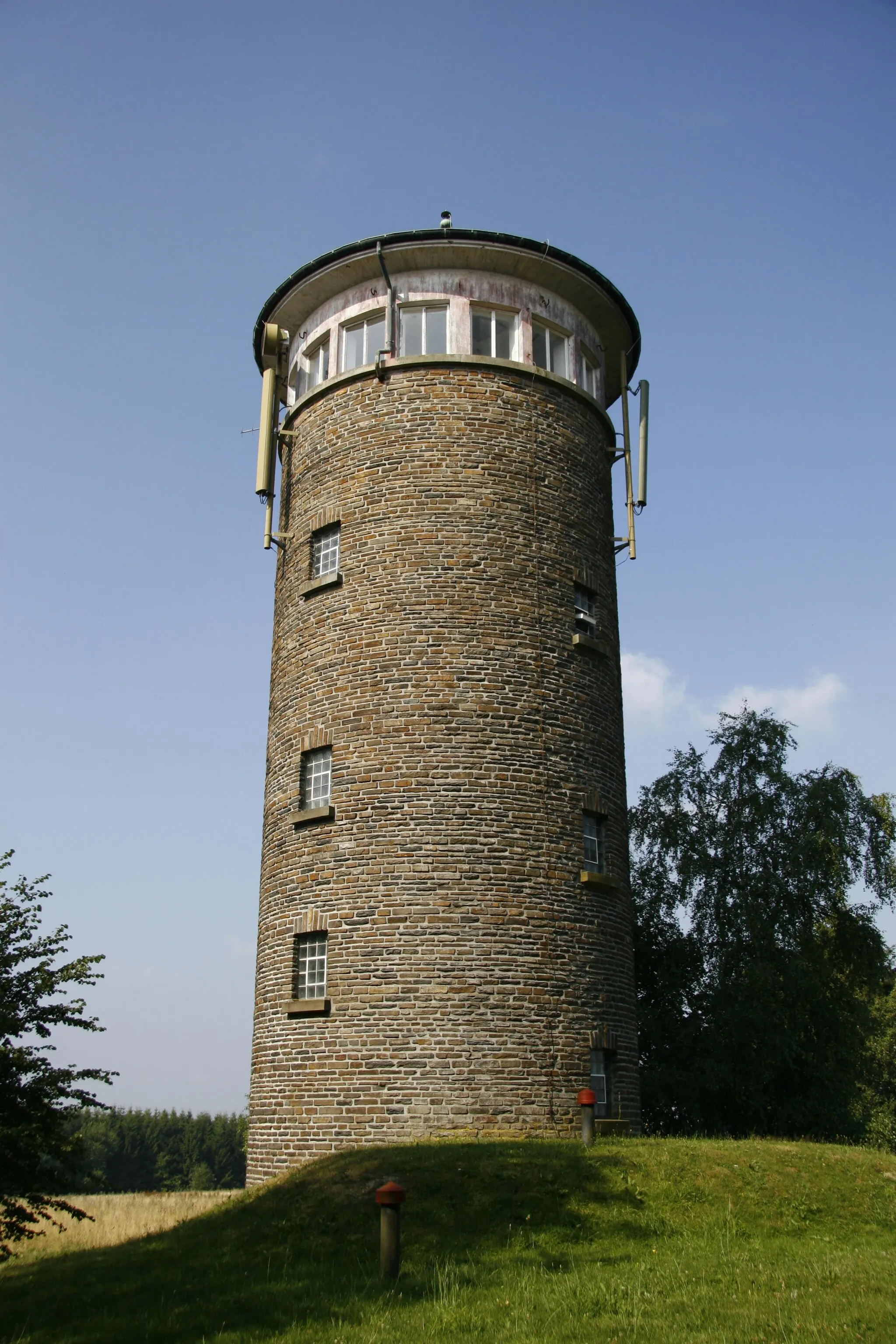 Photo showing: Water tower at Burgplatz / Huldange, Luxembourg. Second highest point in the country.