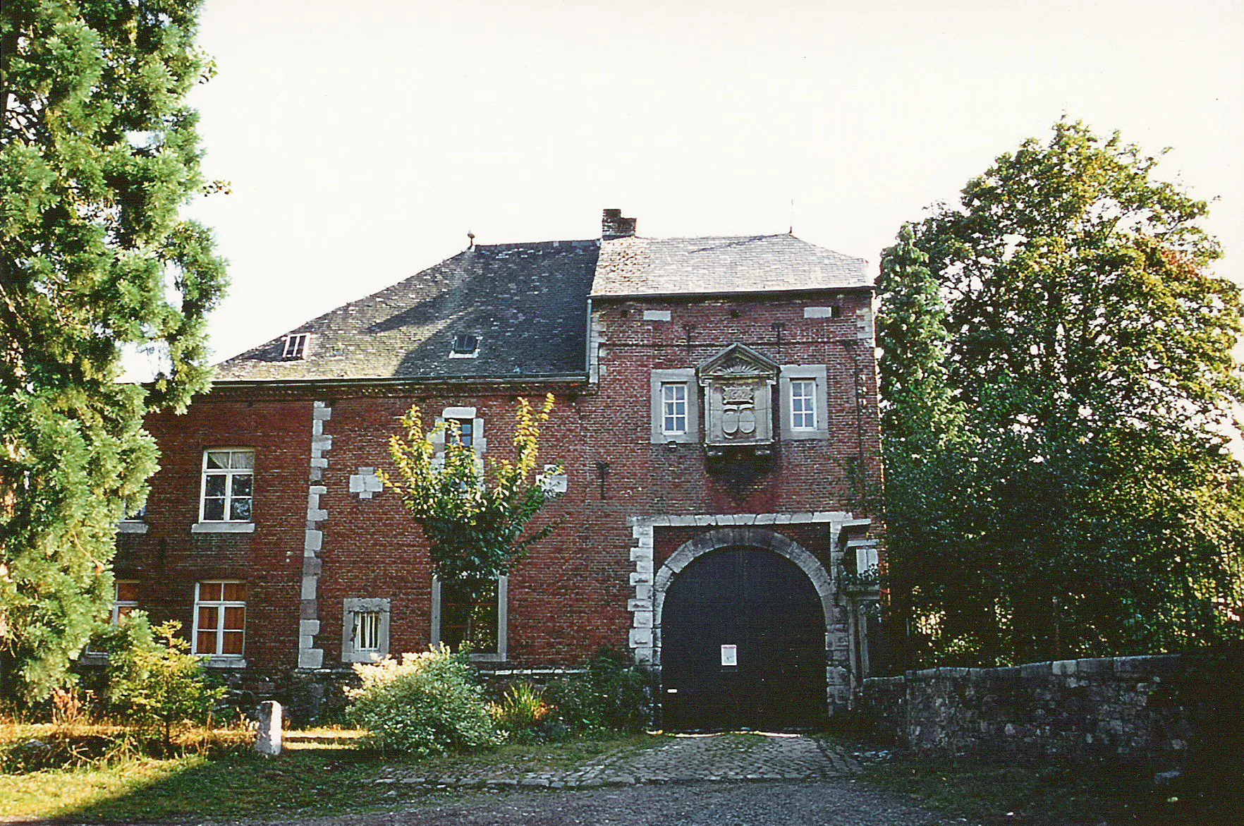 Photo showing: Façade nord de la Ferme castrale de Hermalle-sous-Huy