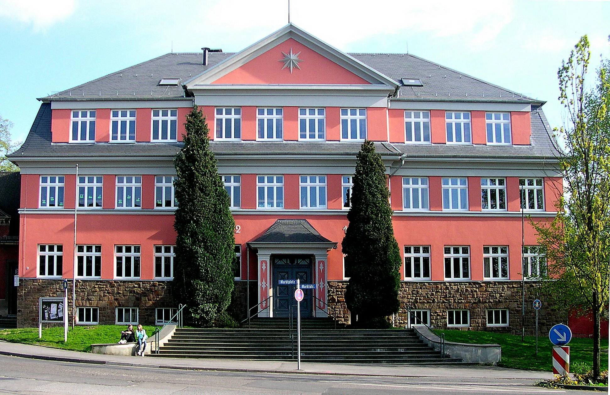 Photo showing: Schule in Aachen Brand