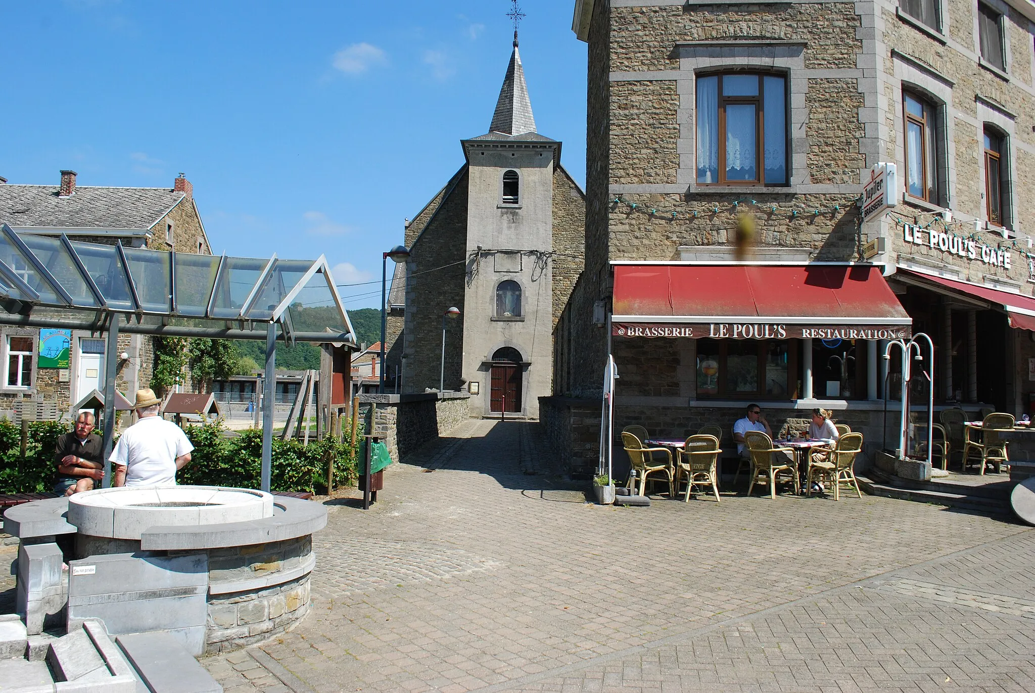 Photo showing: Vue de l'église de Poulseur.