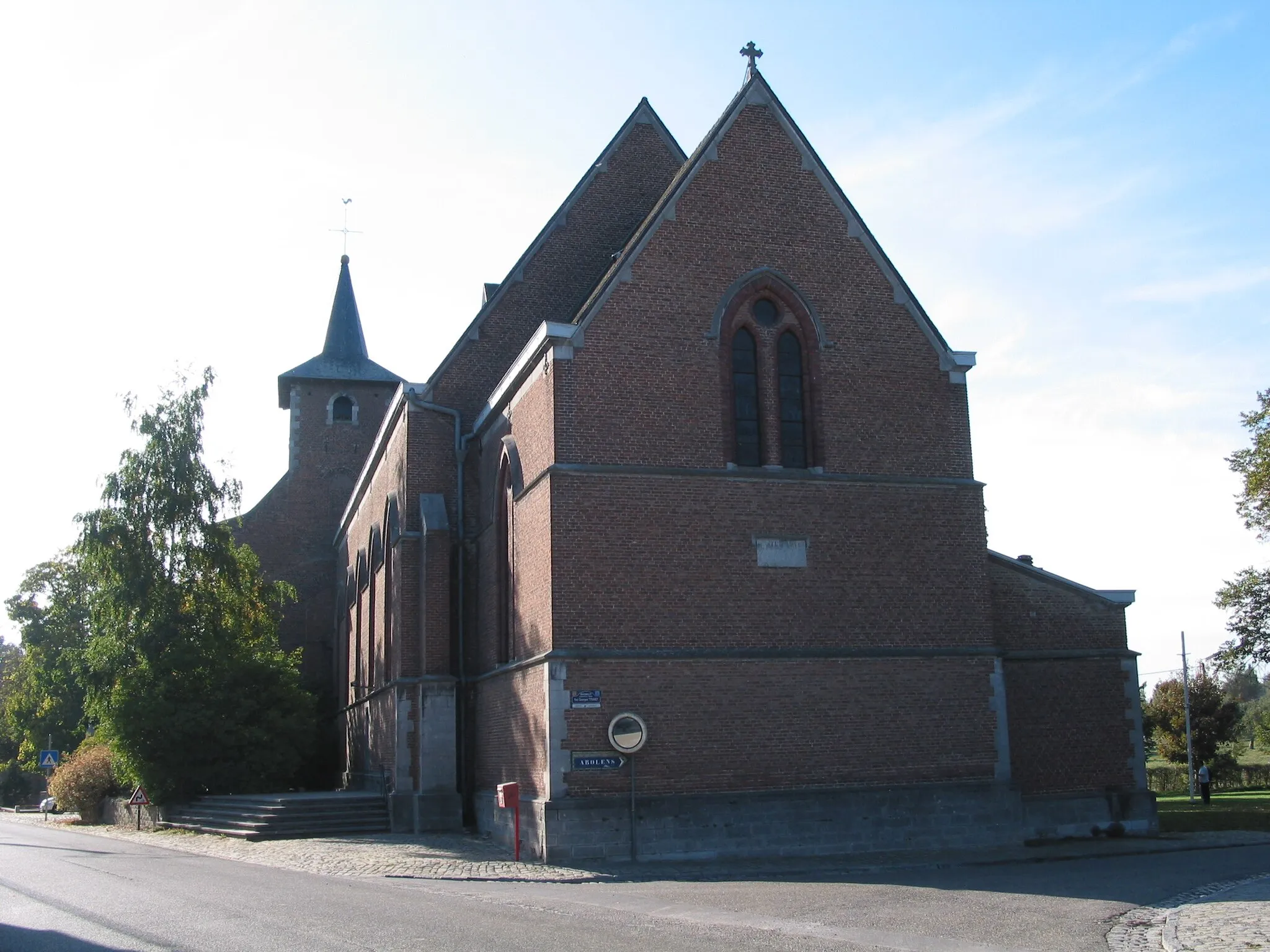 Photo showing: Lens-Saint-Remy (Belgium), the church.