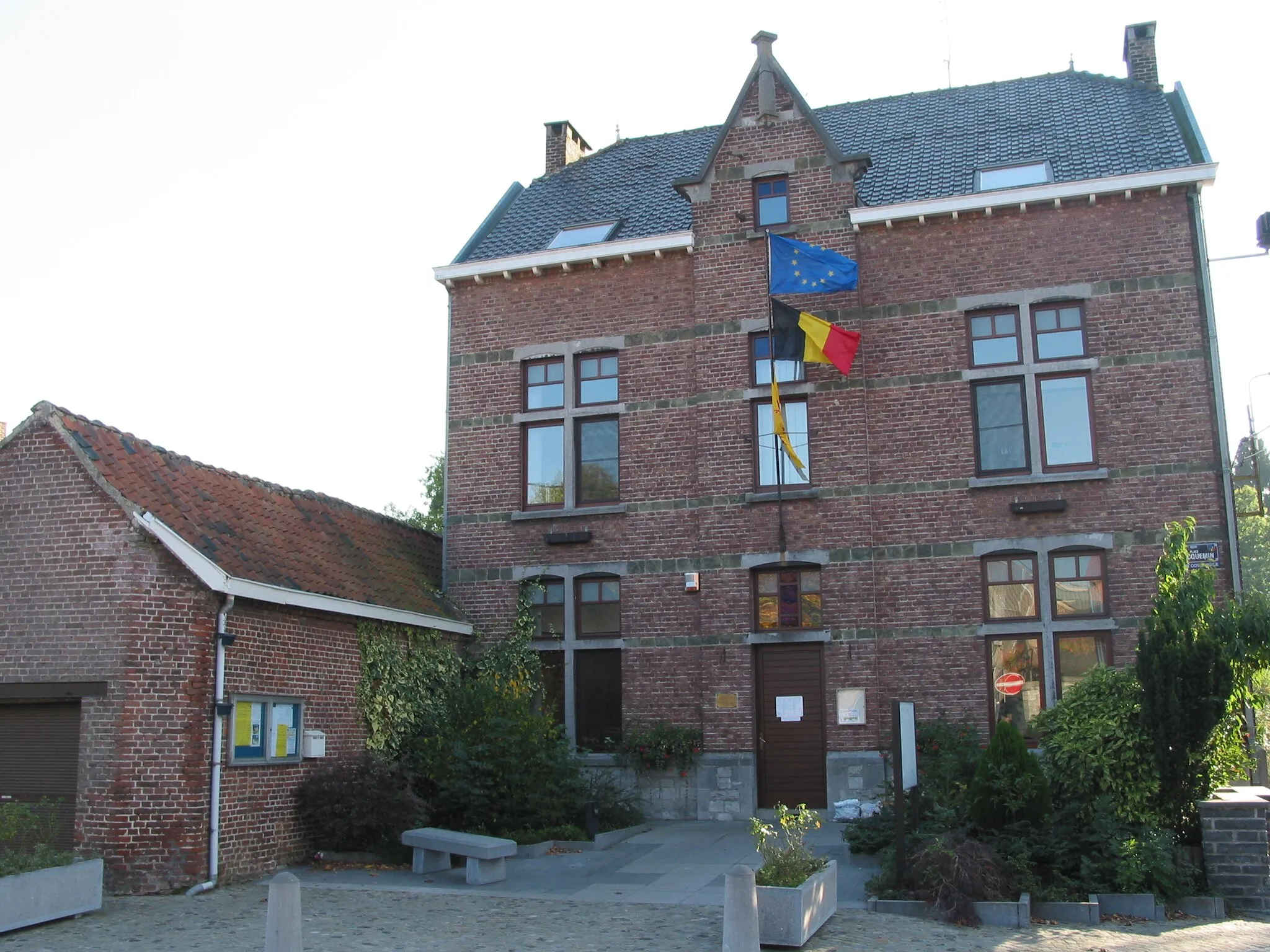 Photo showing: Geer (Belgium), the town hall.