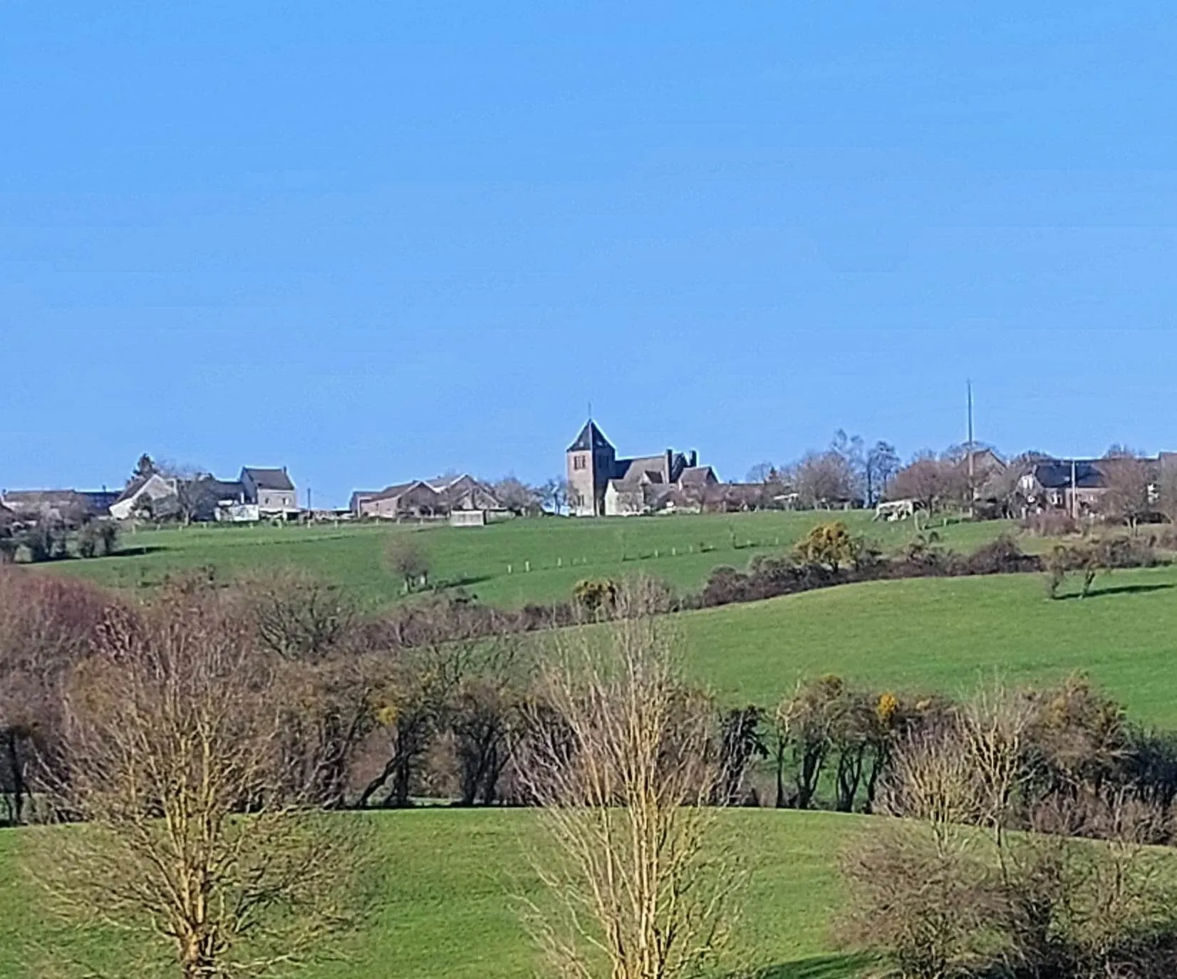 Photo showing: Vue de de l'Eglise de Magnée, depuis les champs au sur du village