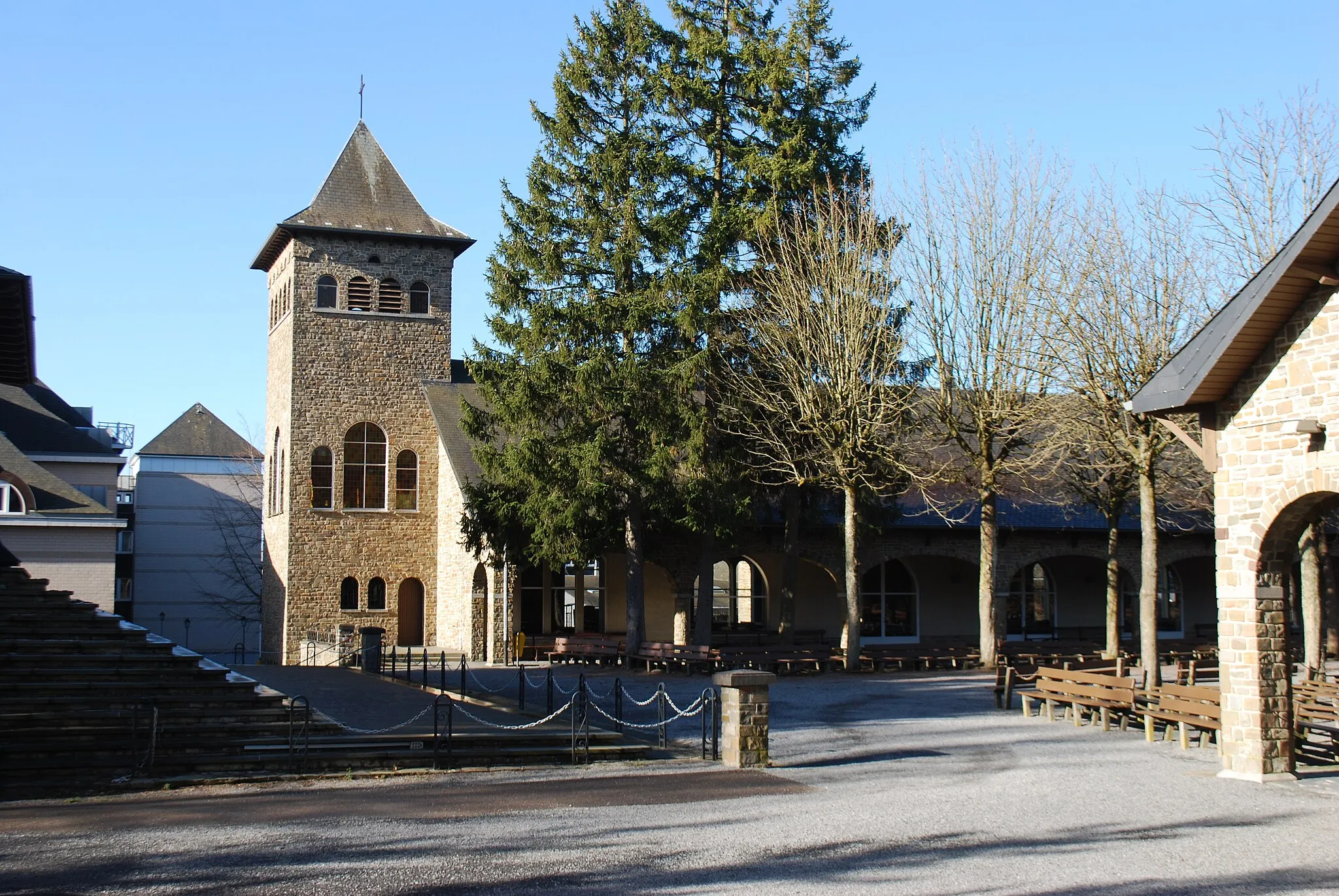 Photo showing: Vue du sanctuaire Notre-Dame de Banneux, près de Sprimont.