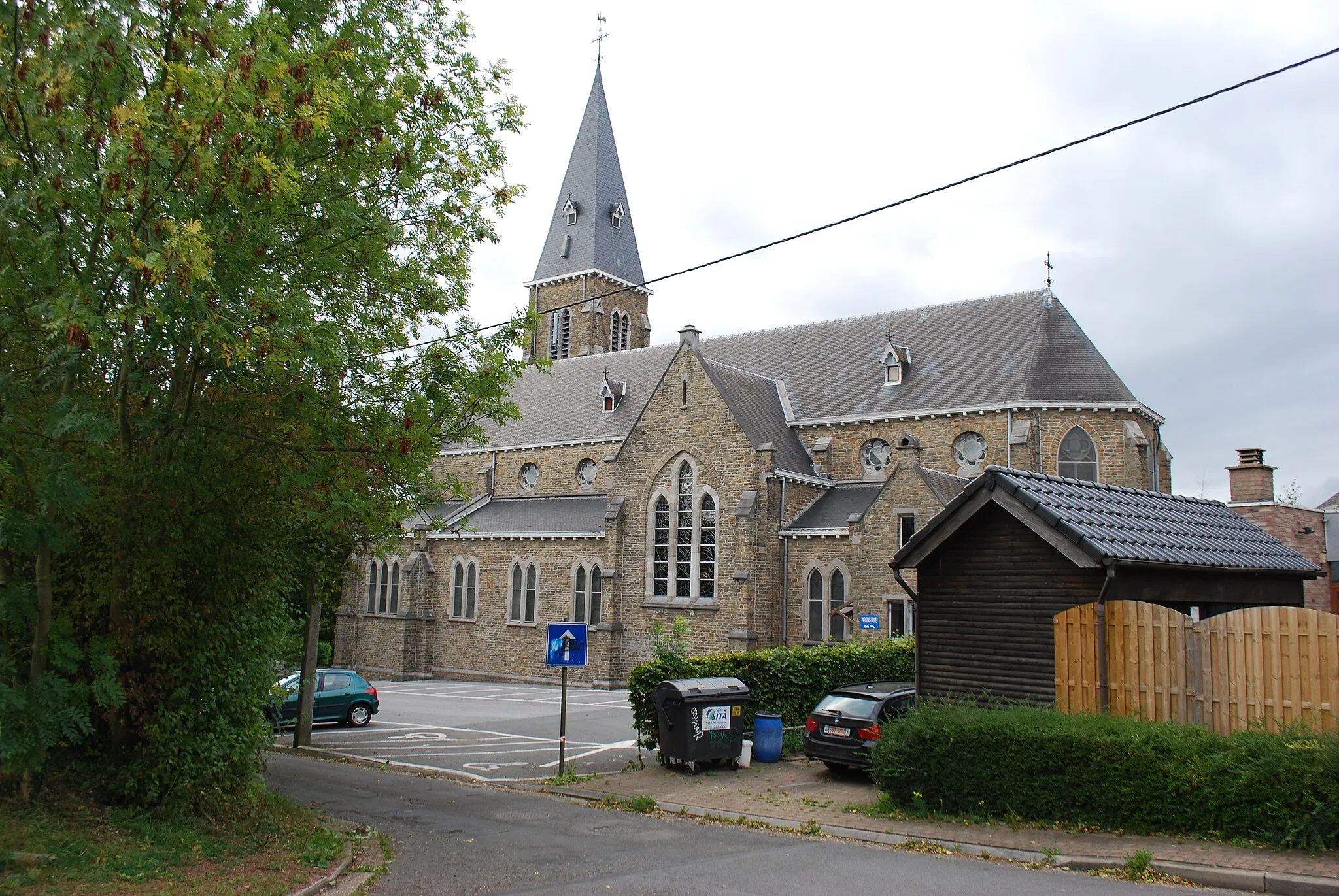 Photo showing: Vue de l'église Saint-Jean-Baptiste à Embourg.