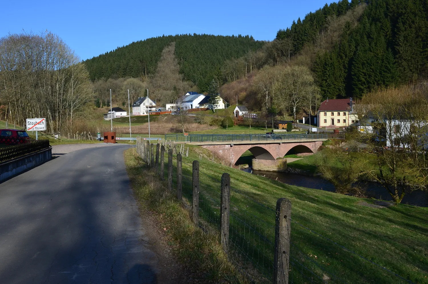 Photo showing: Blick vom belgischen Stoubach nach Stupbach, Deutschland