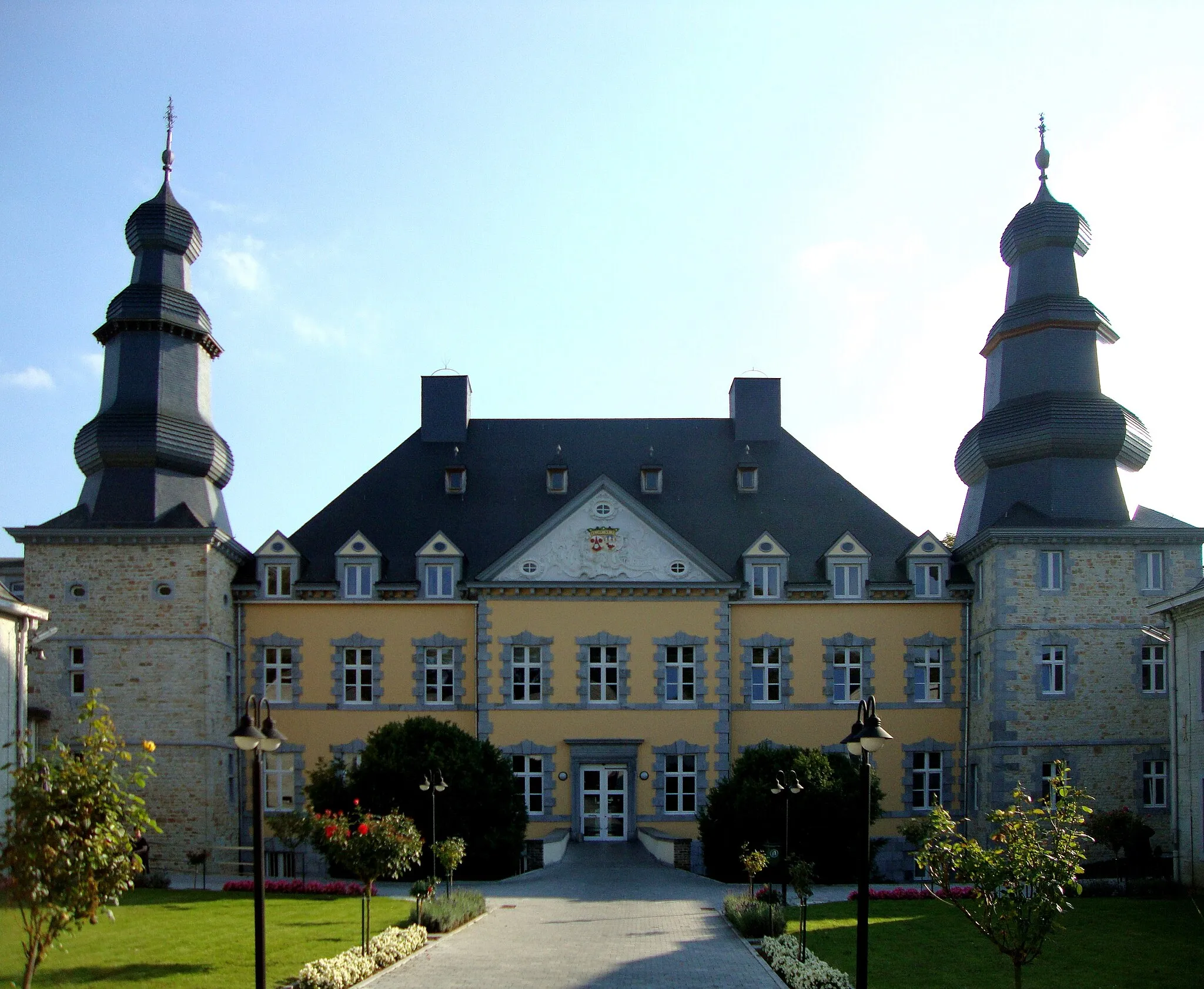 Photo showing: Baelen The castle was built in Louis XIII style. Hendrik-Kapelle (Welkenraedt)
