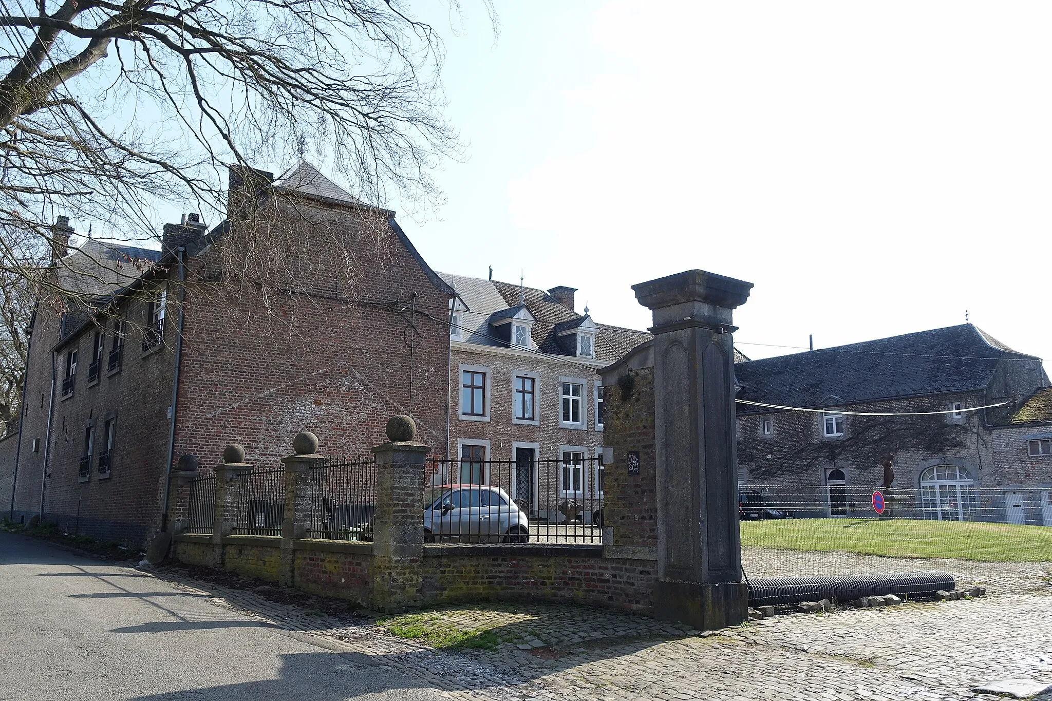 Photo showing: Château d'Herzée à Blehen (Hannut)