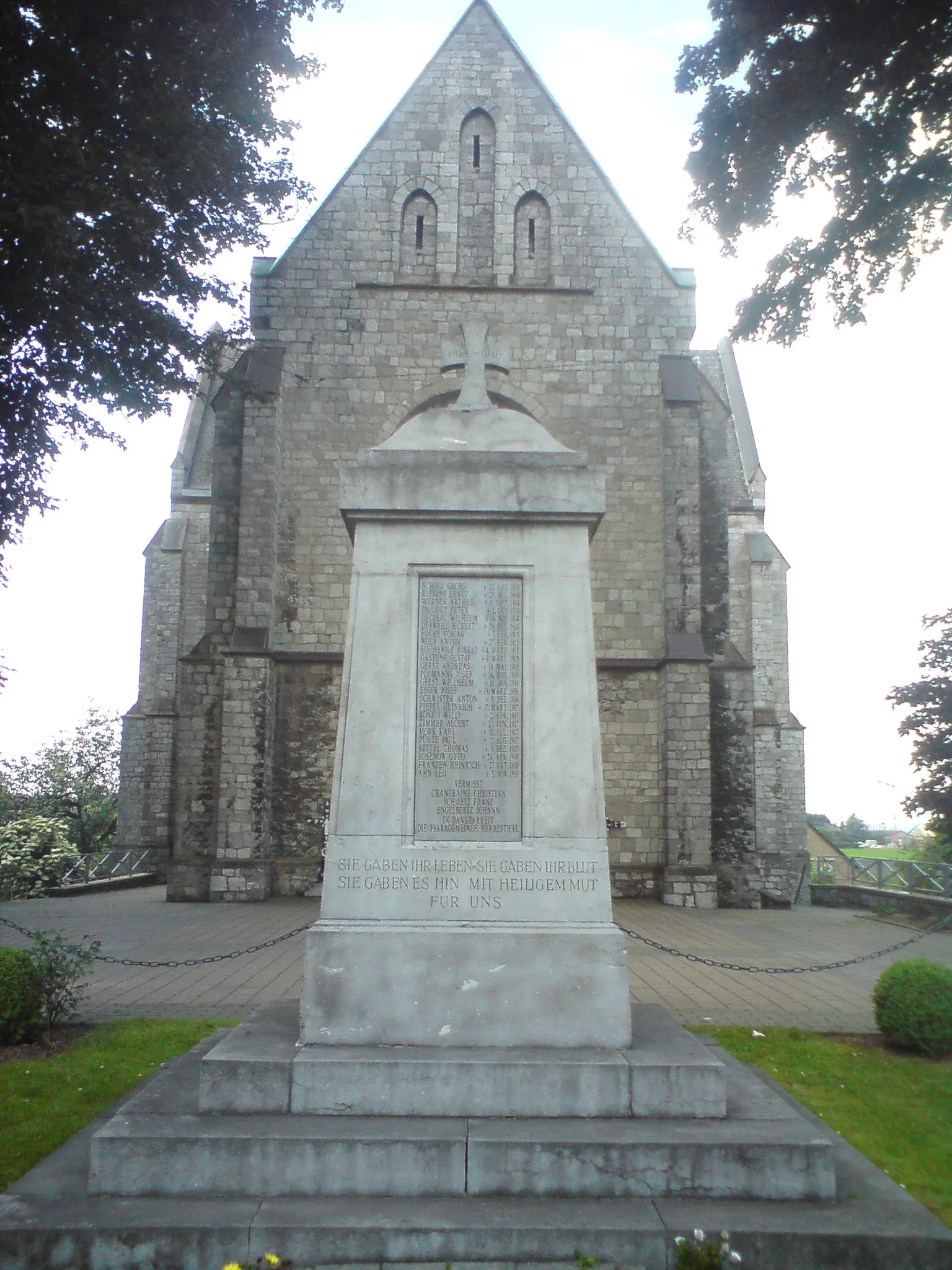 Photo showing: Herbesthal (Belgium): War Memorial