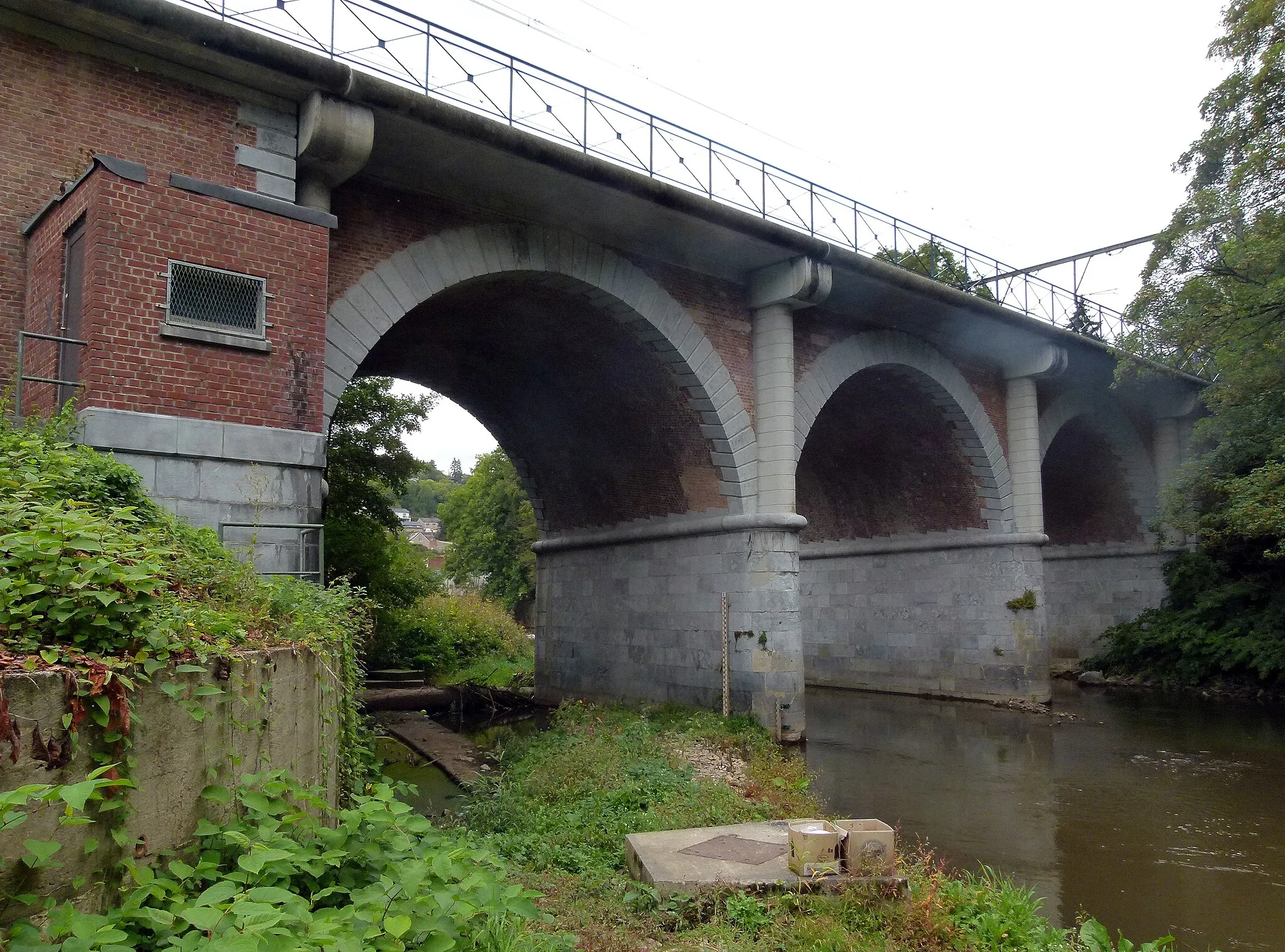 Photo showing: Spoorbrug over de rivier de Vesder ten oosten van Pepinster, provincie Luik, België.