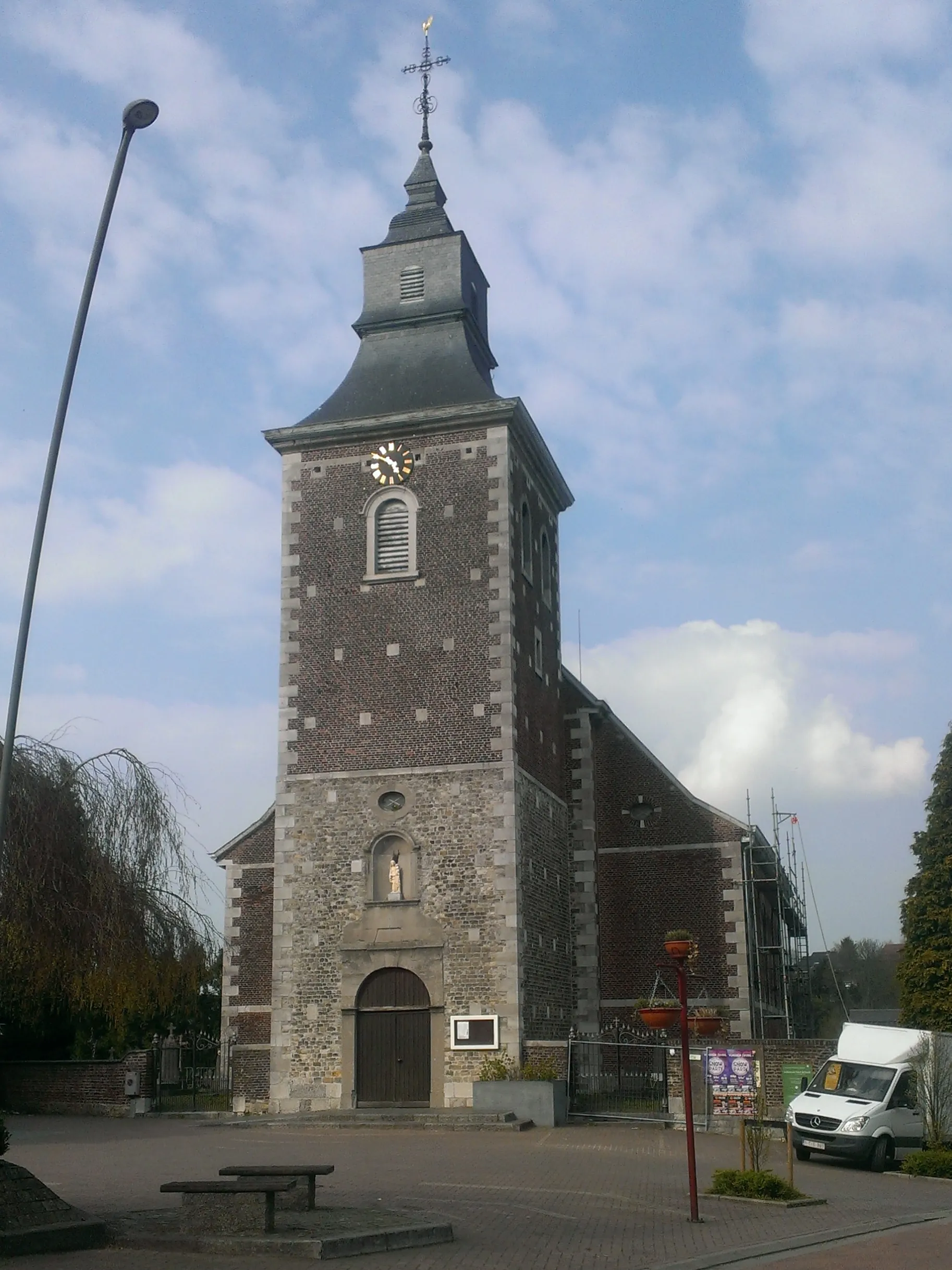 Photo showing: Sint-Jobkerk in Melen, in april 2017.