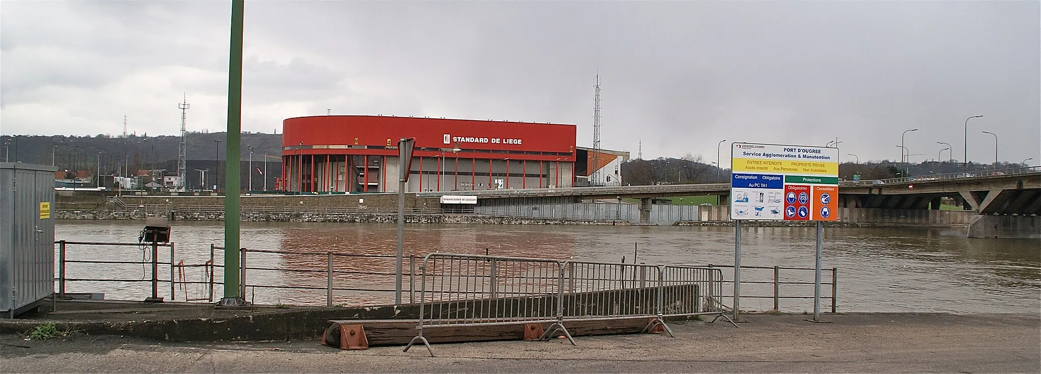 Photo showing: Seraing (Ougrée), Belgium: The Football stadium of Standard Liège as seen from the Port of Ougrée
