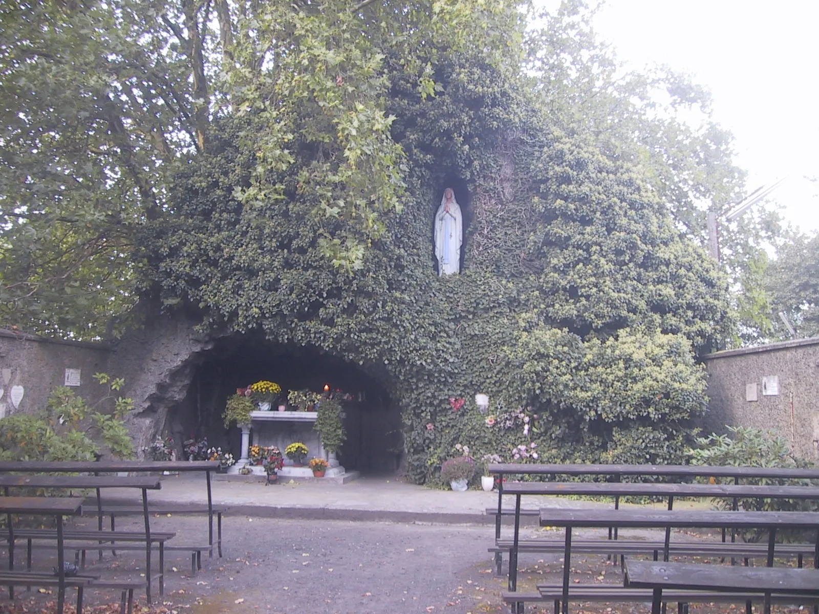 Photo showing: Grotte Notre-Dame de Lourdes à Alleur, Belgique